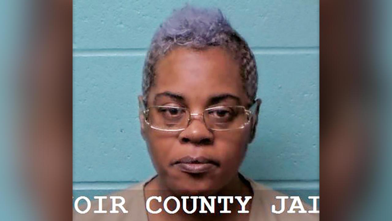 Lenoir County jail employee charged with having sex with inmate