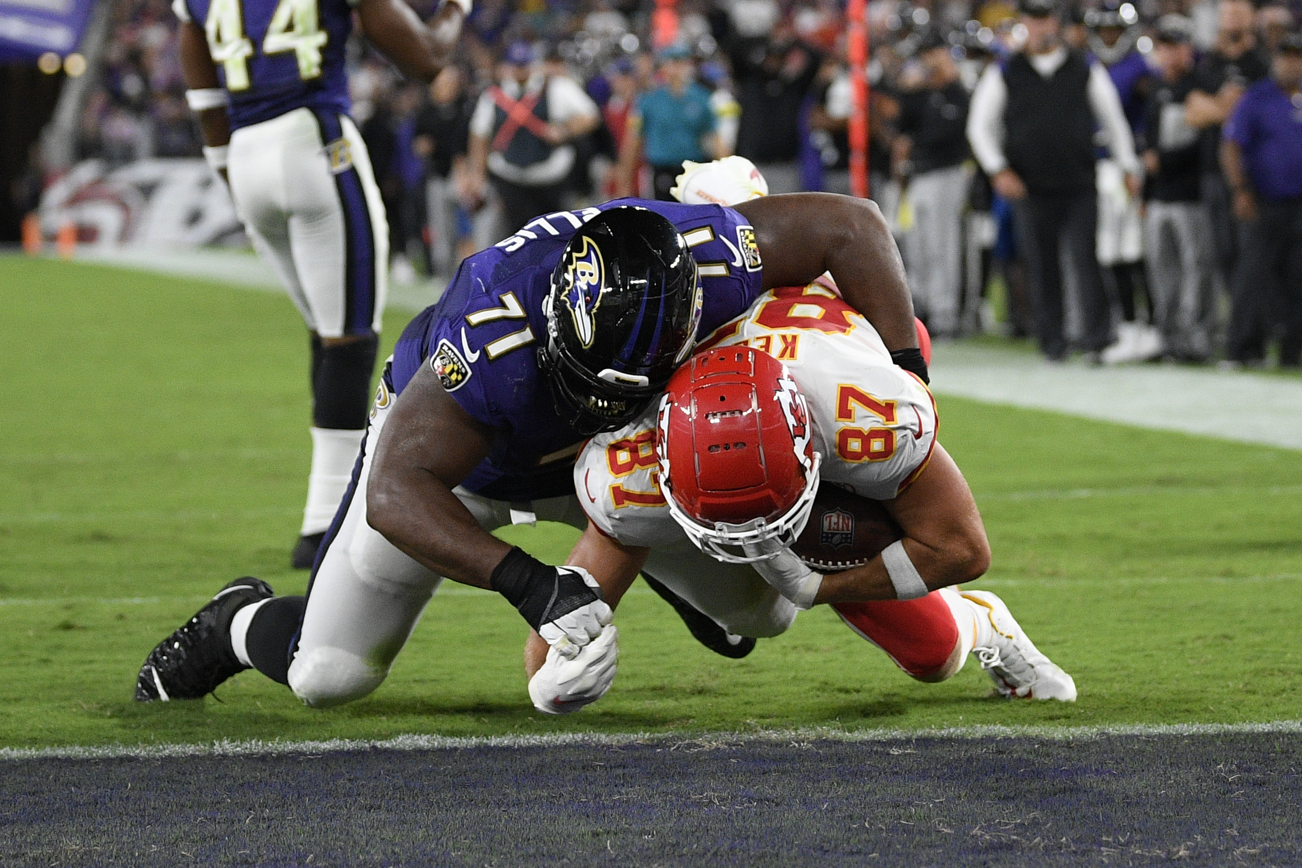 Lamar Jackson finally leads Ravens over Chiefs 36-35