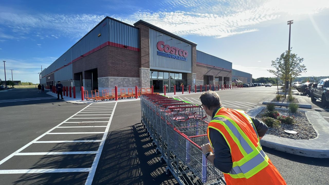 Costco sets opening date