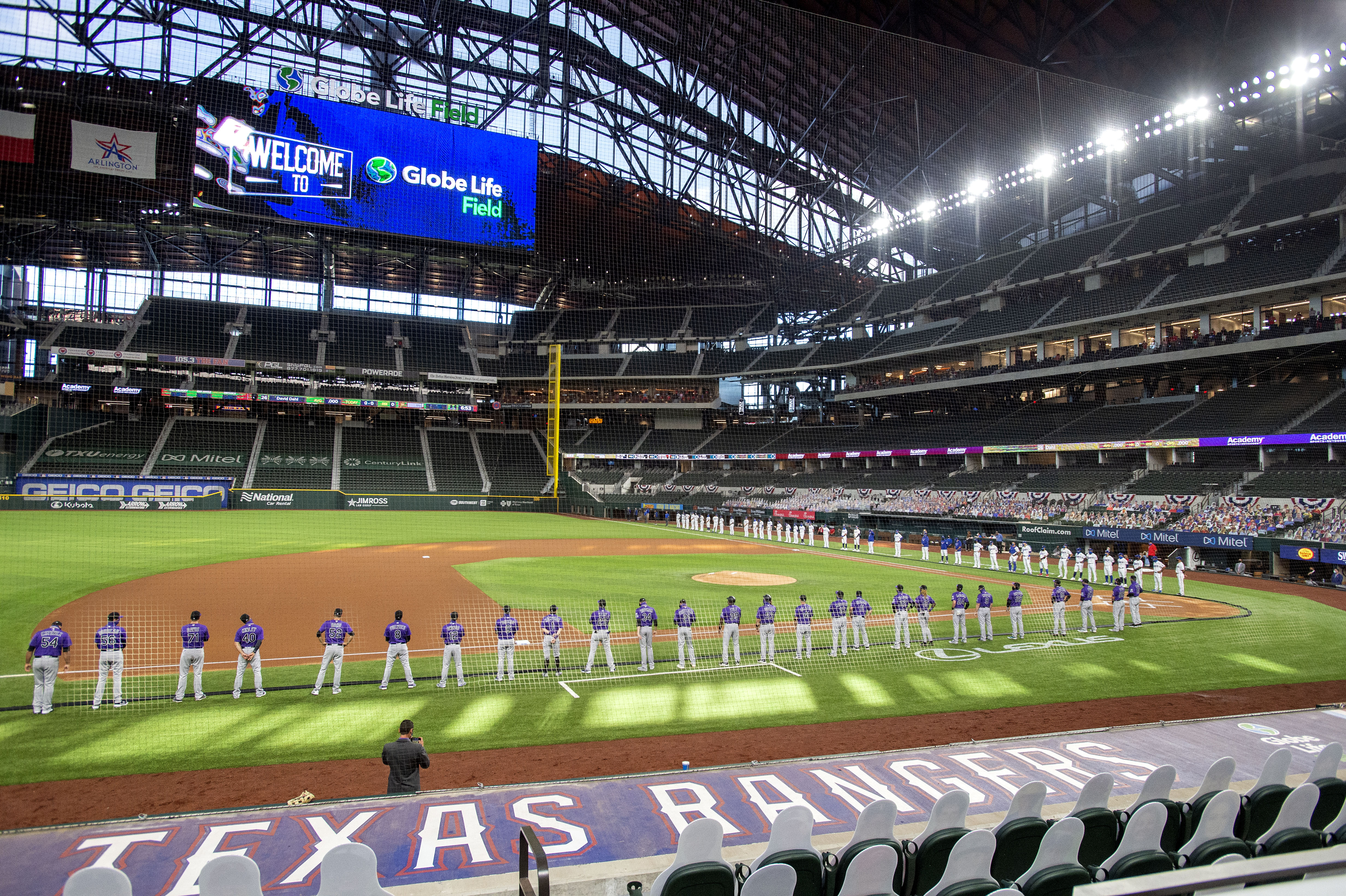 Why are the Rangers opening the roof at Globe Life Field?