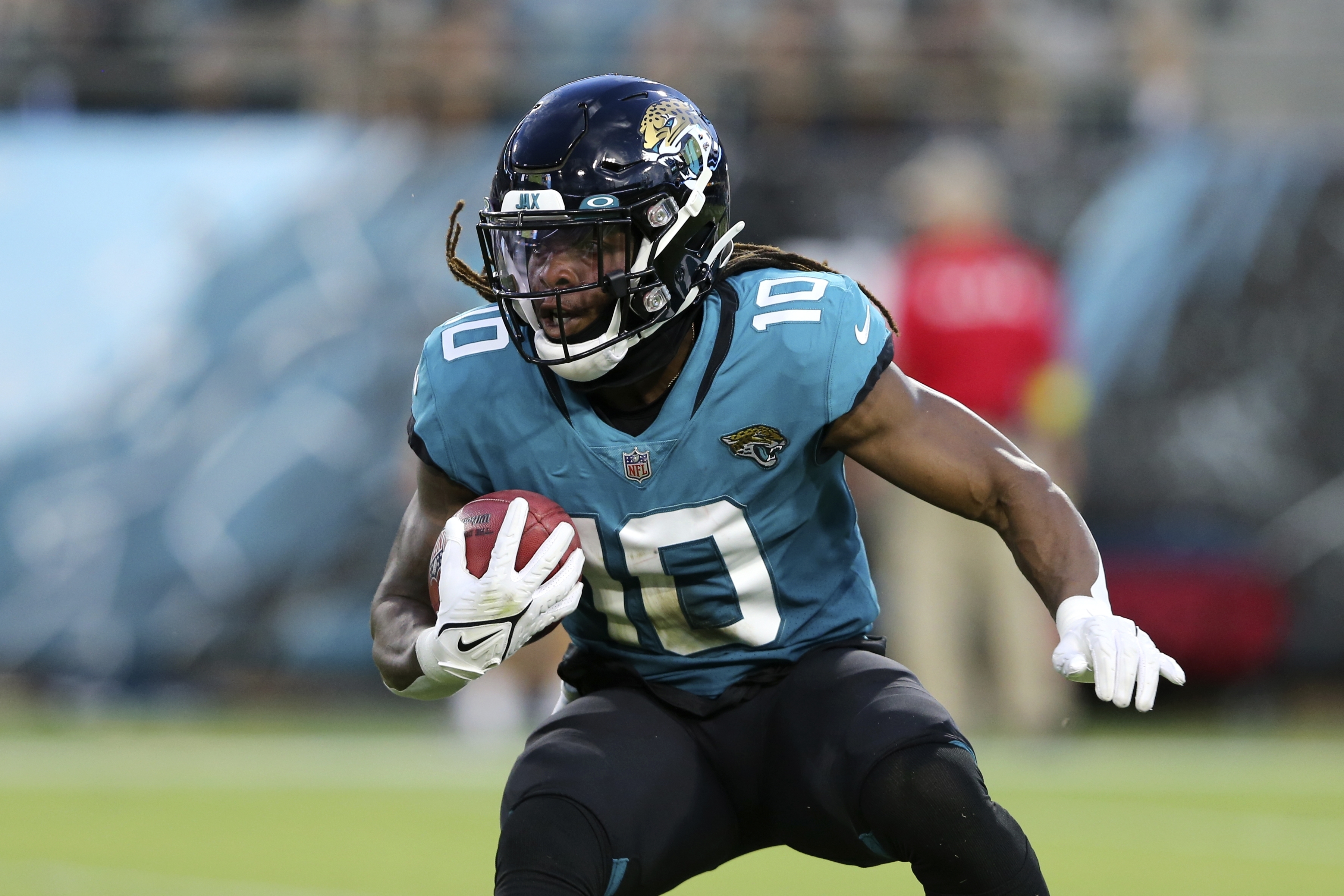 Charlotte, United States. 14th June, 2023. Carolina Panthers wide receiver Laviska  Shenault Jr. (5) makes a reception during minicamp at Bank of America  Stadium, Wednesday, June 14, 2023, in Charlotte, NC. (Brian