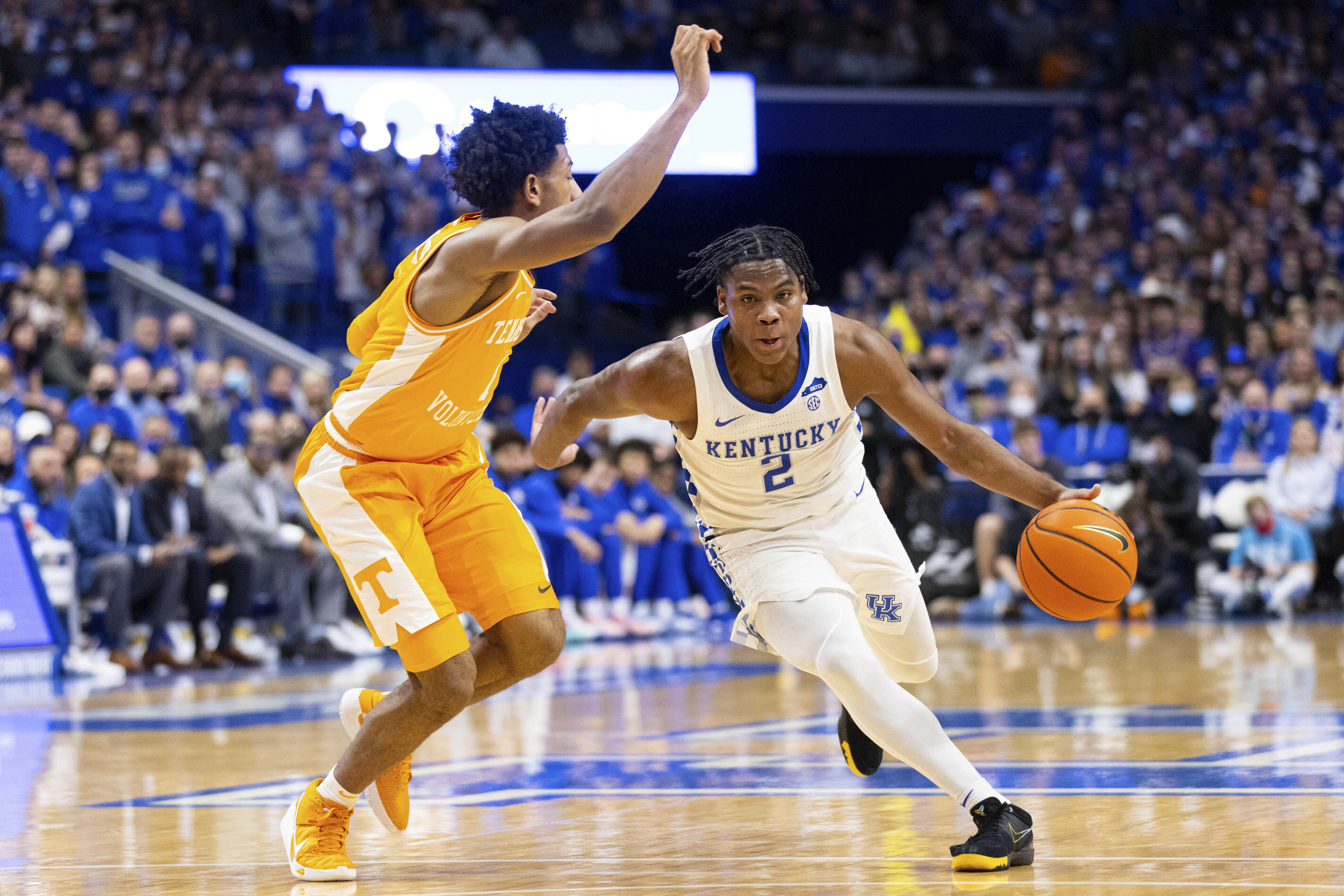 Kentucky Jumps Six Spots To No 12 In Ap Top 25