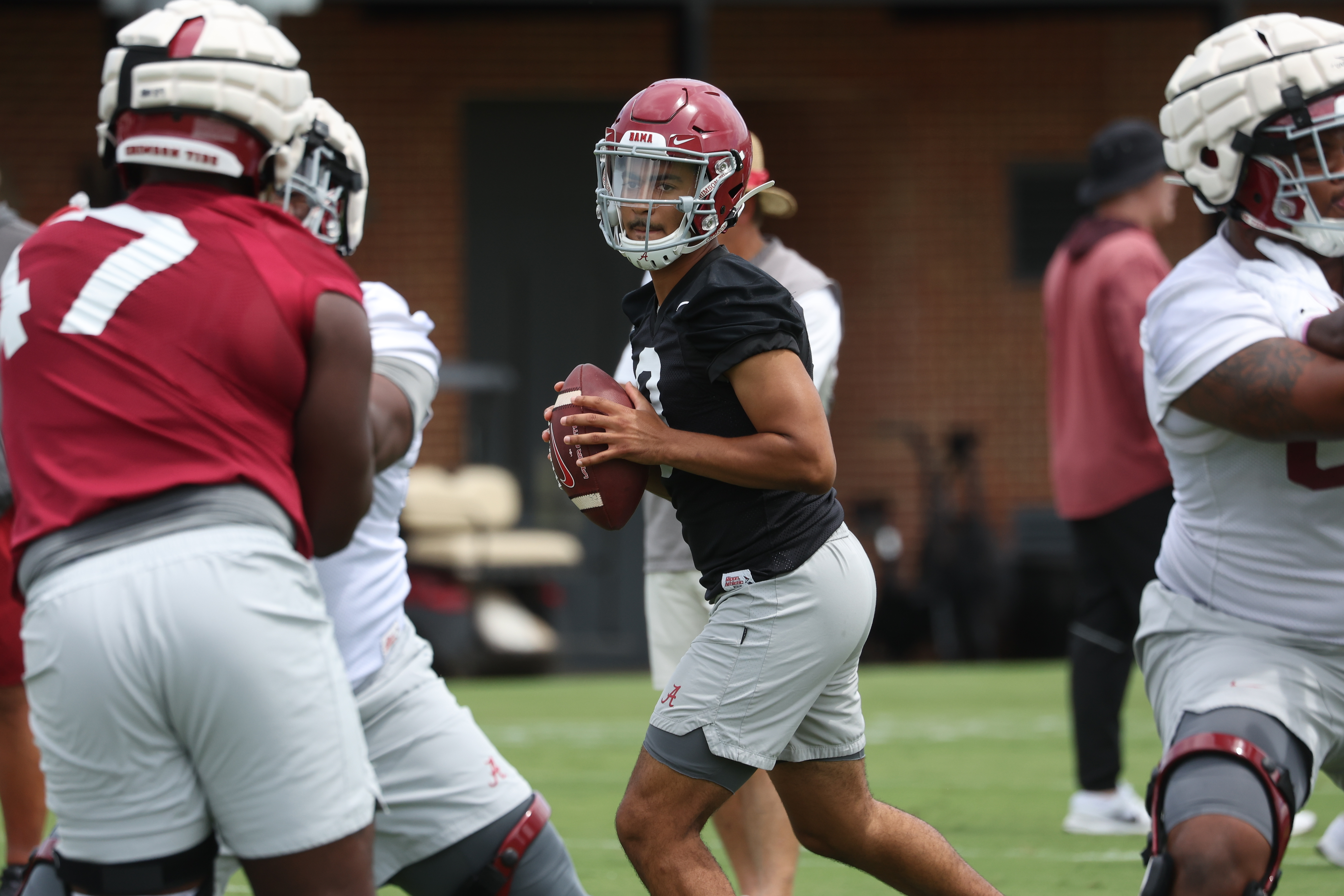 Alabama ties Georgia for a league-best 14 players on coaches preseason  All-SEC football team