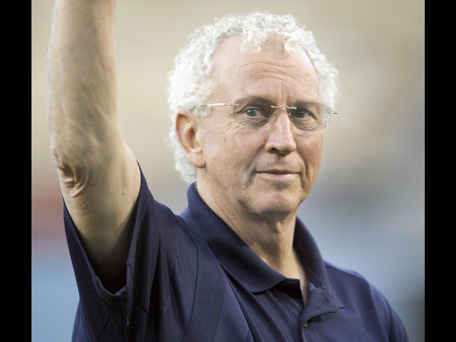 Don Sutton, Hall of Fame pitcher for Dodgers, has died at 75