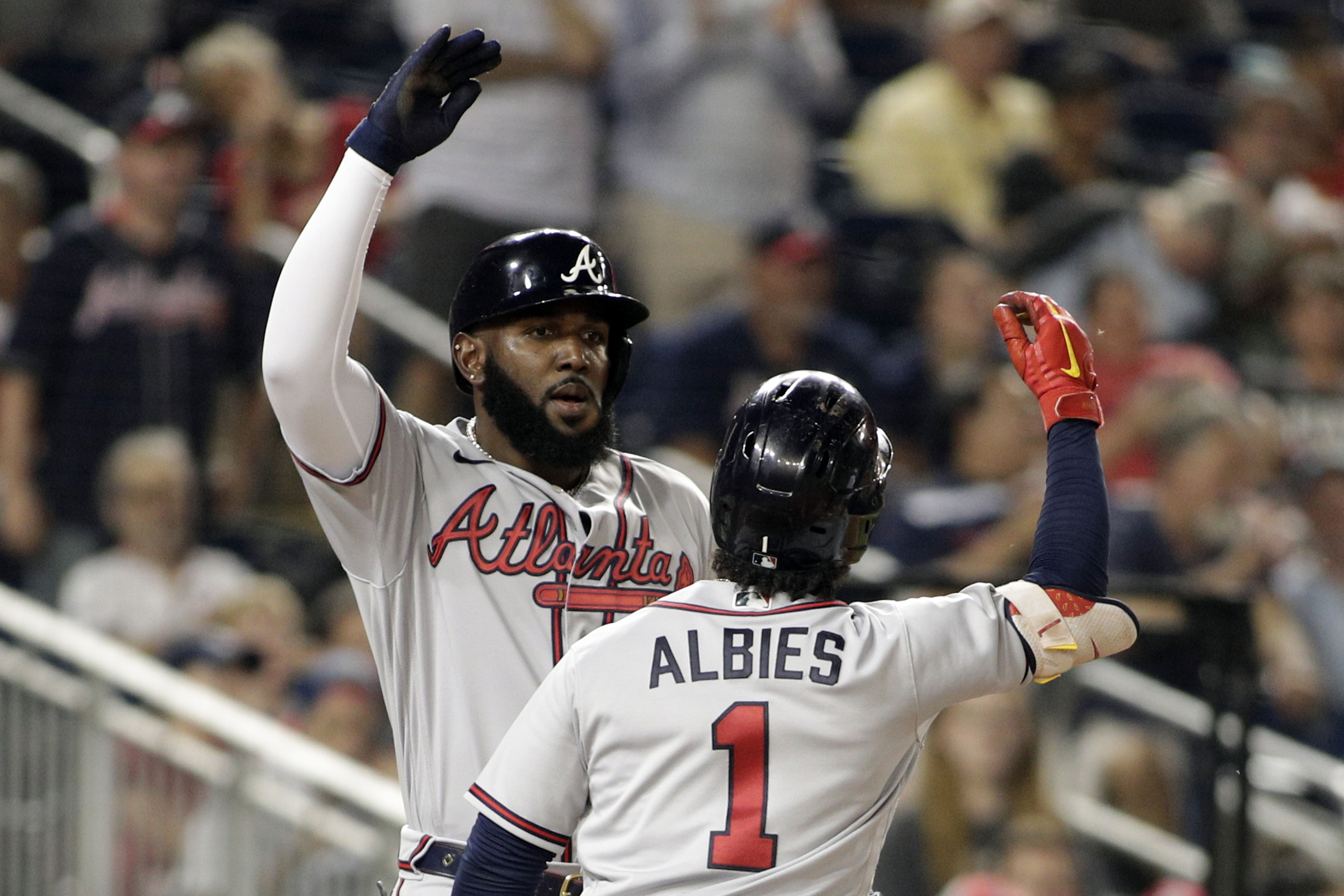 Braves' Ozzie Albies breaks foot in game against Nationals