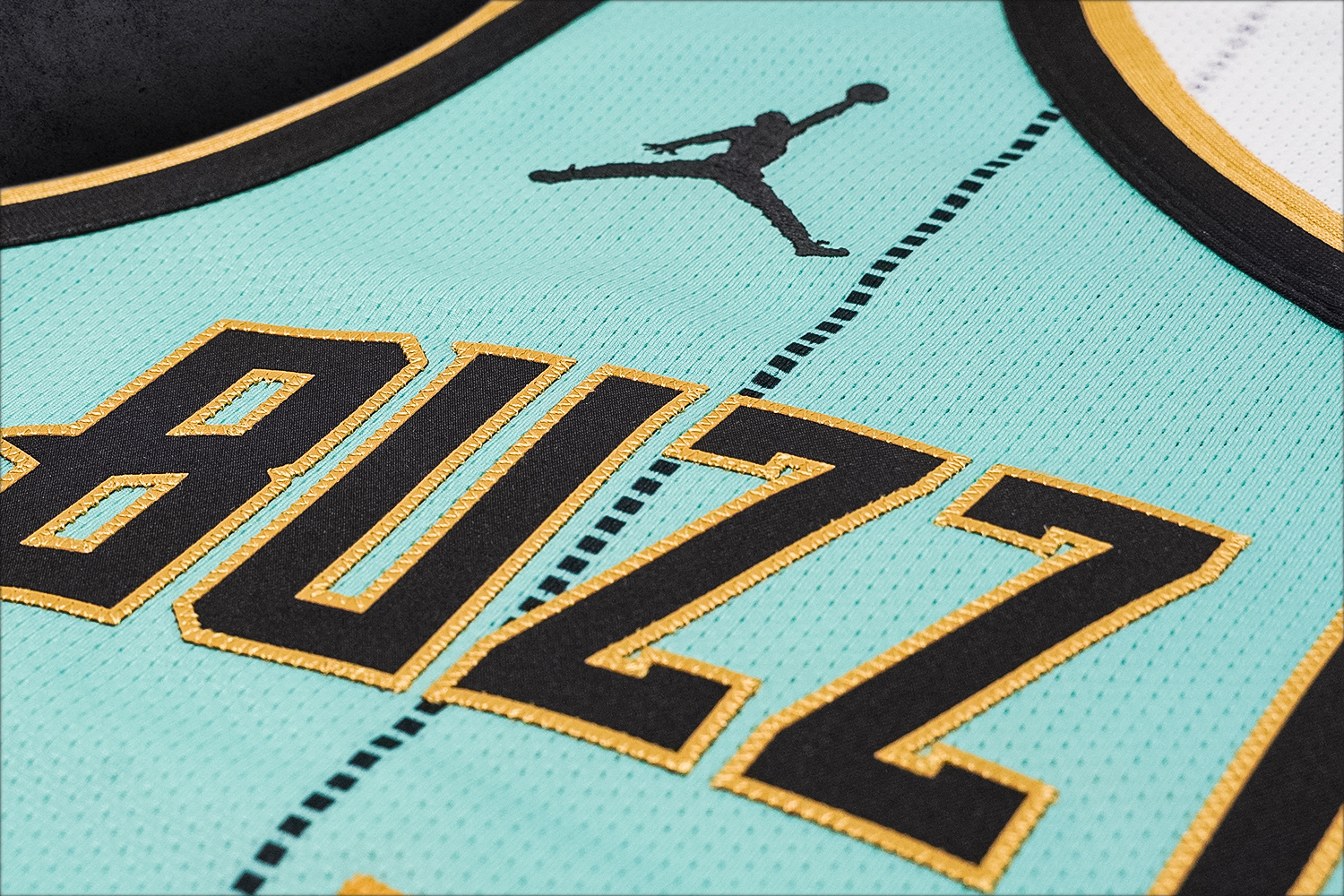 Charlotte Hornets reveal 'Buzz City' black alternate uniforms