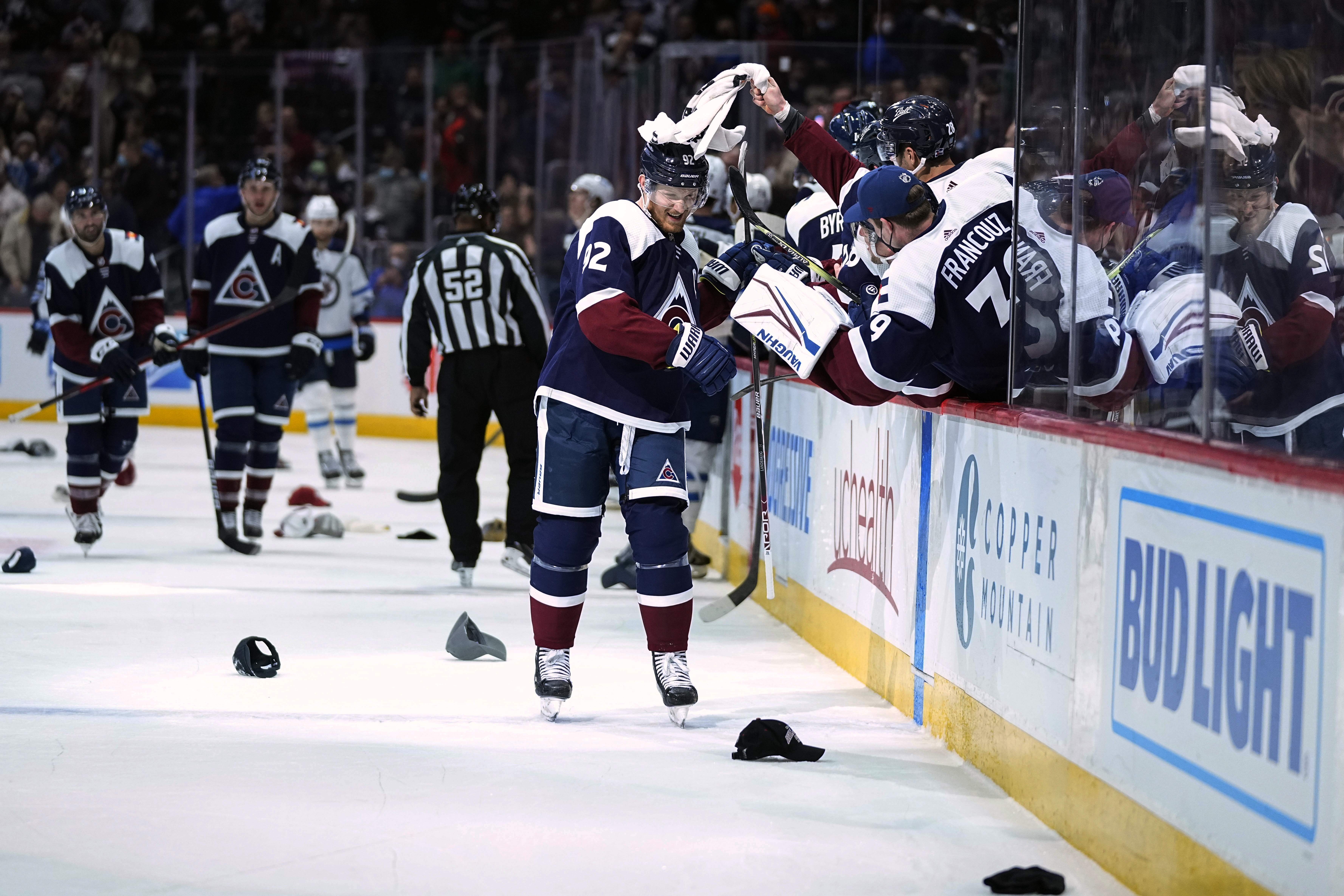 Landeskog's hat trick leads Avalanche 