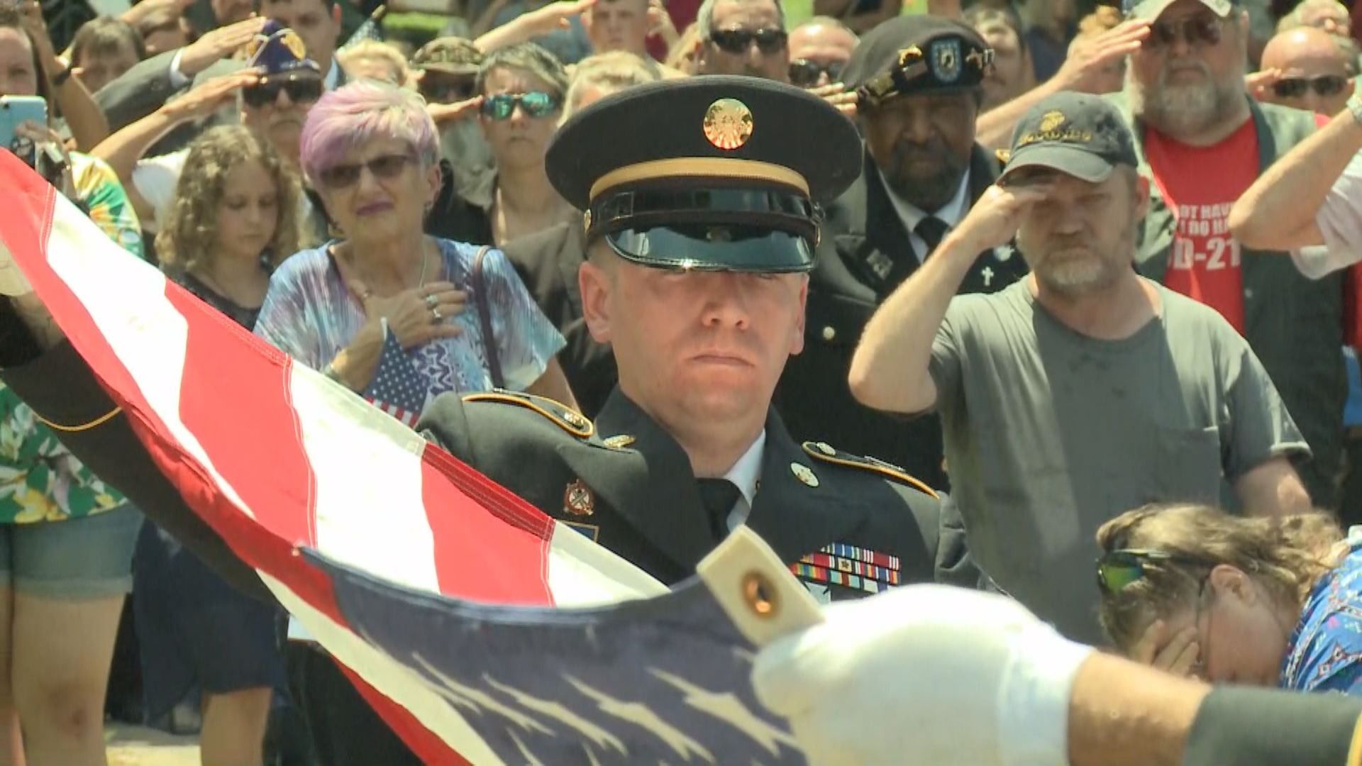 more than 1 000 people attend military funeral for vietnam veteran in niles