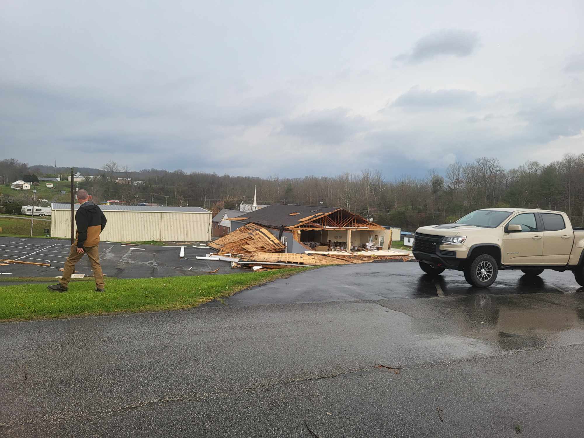 Video captures moment tornado rips through funeral home: 'It's