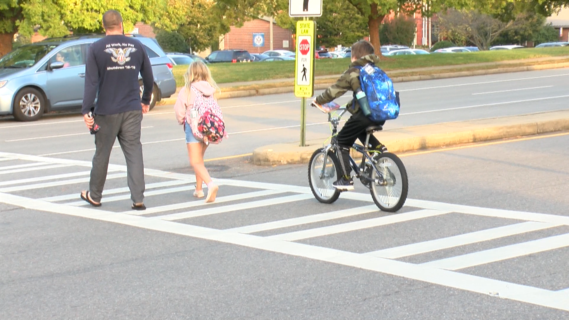 Why children struggle to cross busy streets safely