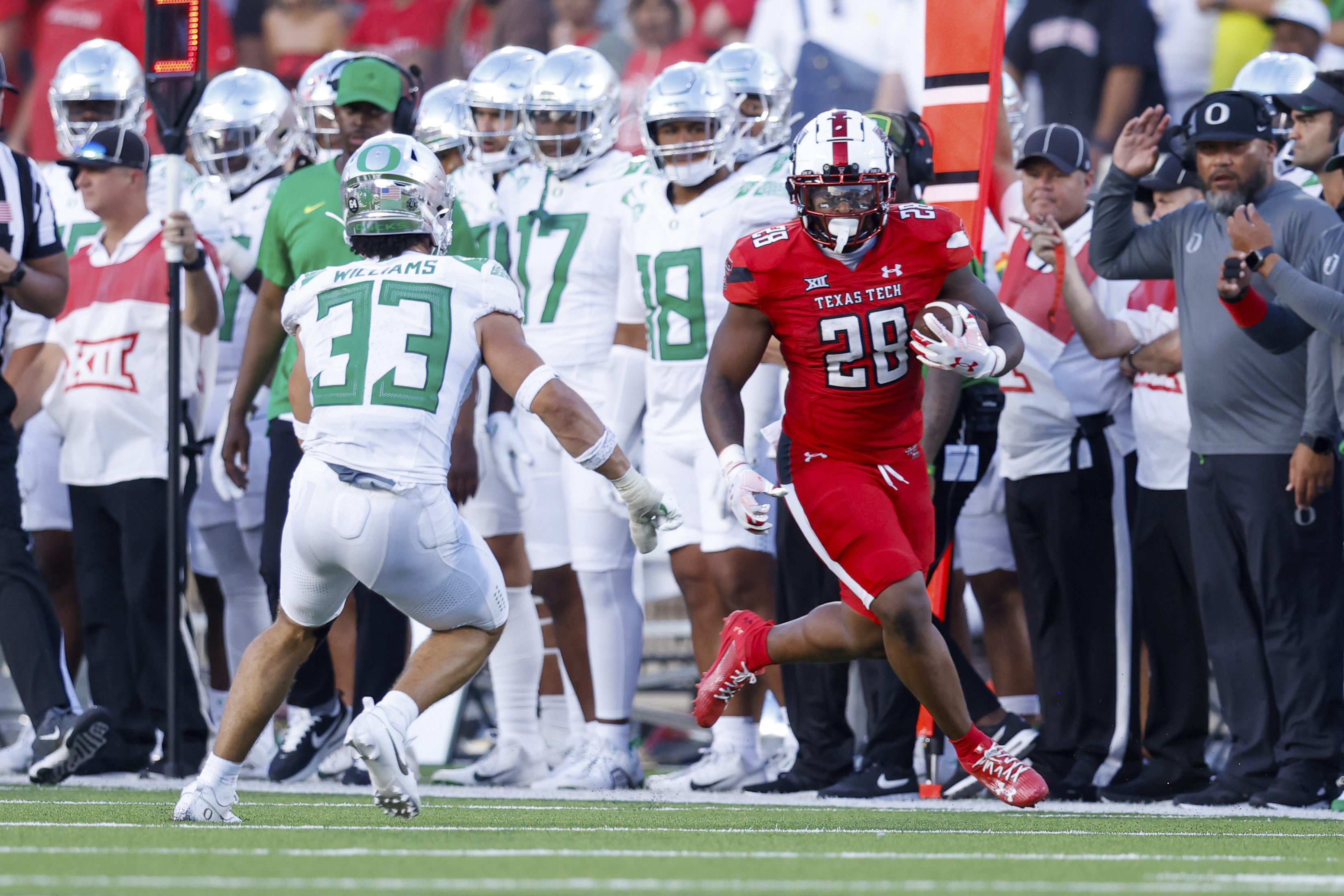 Bo Nix, Oregon Ducks rally past Texas Tech