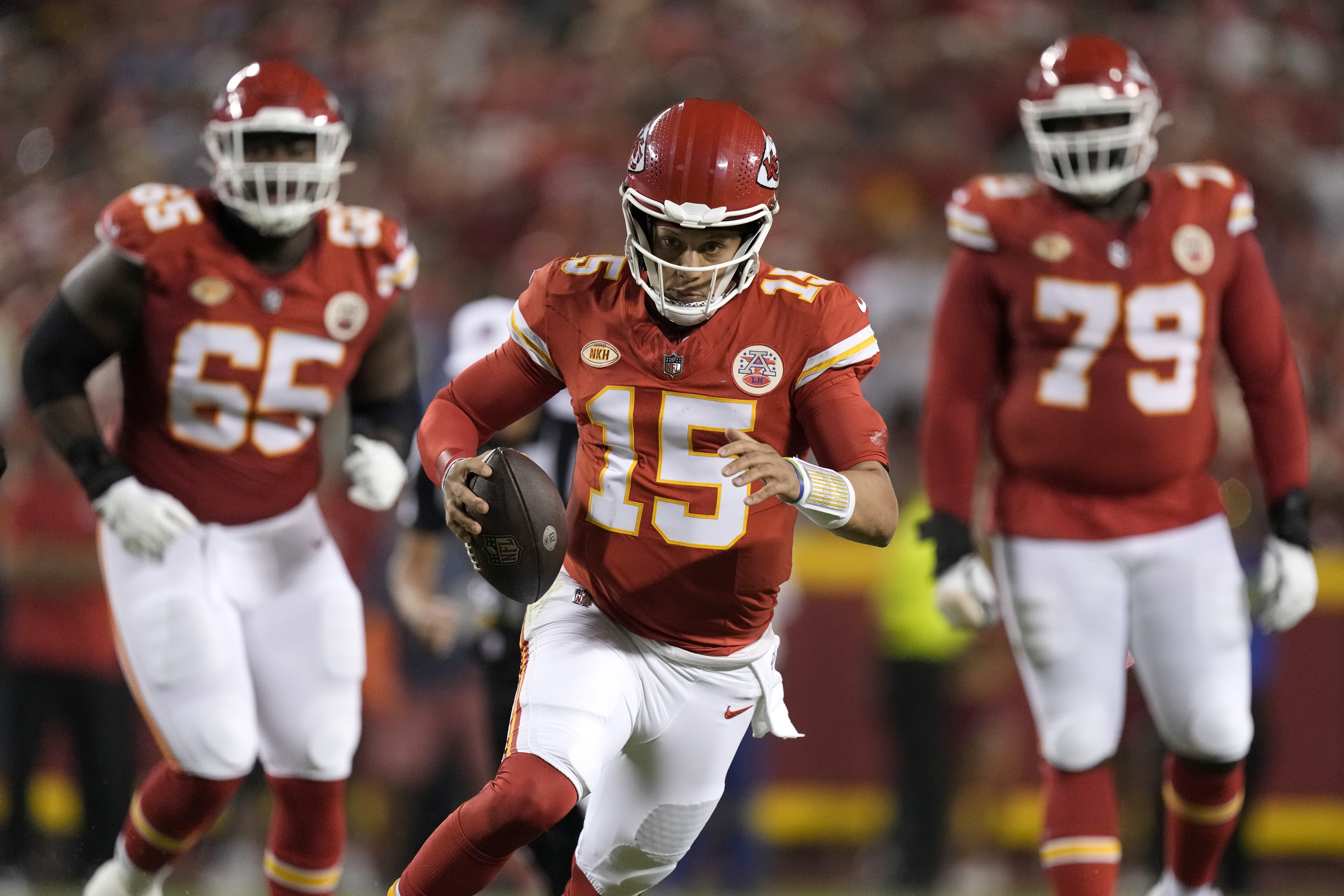Chiefs DT Chris Jones says he 'could be playing or I could be on the  sidelines' in NFL opener against Lions