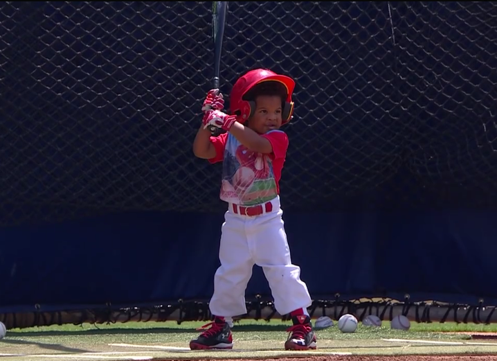 Brandon Phillips's 2-year-old shows off his skills at Reds batting