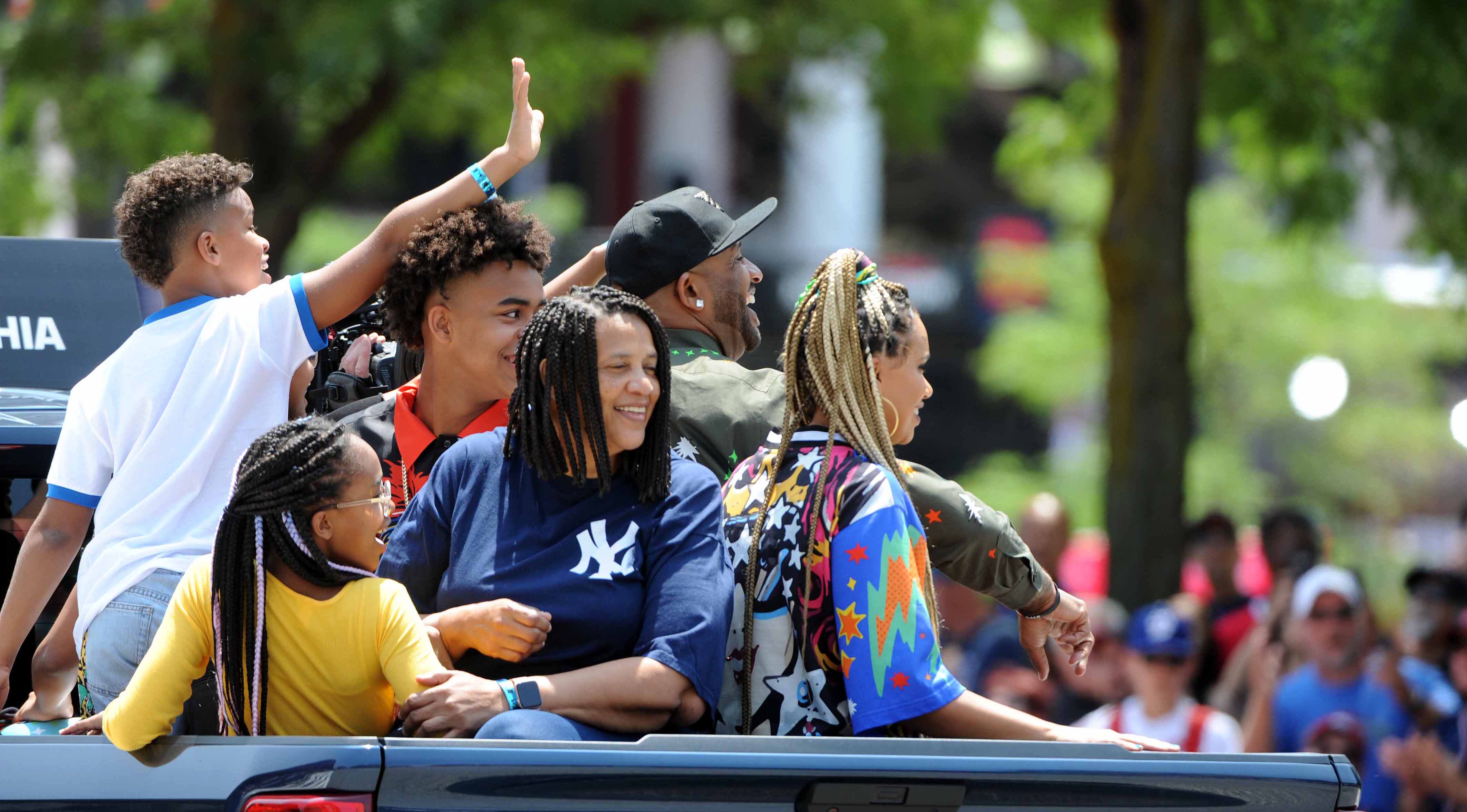 Cleveland Indians: Jim Thome, Sandy Alomar to be grand marshals of all-star  parade – News-Herald