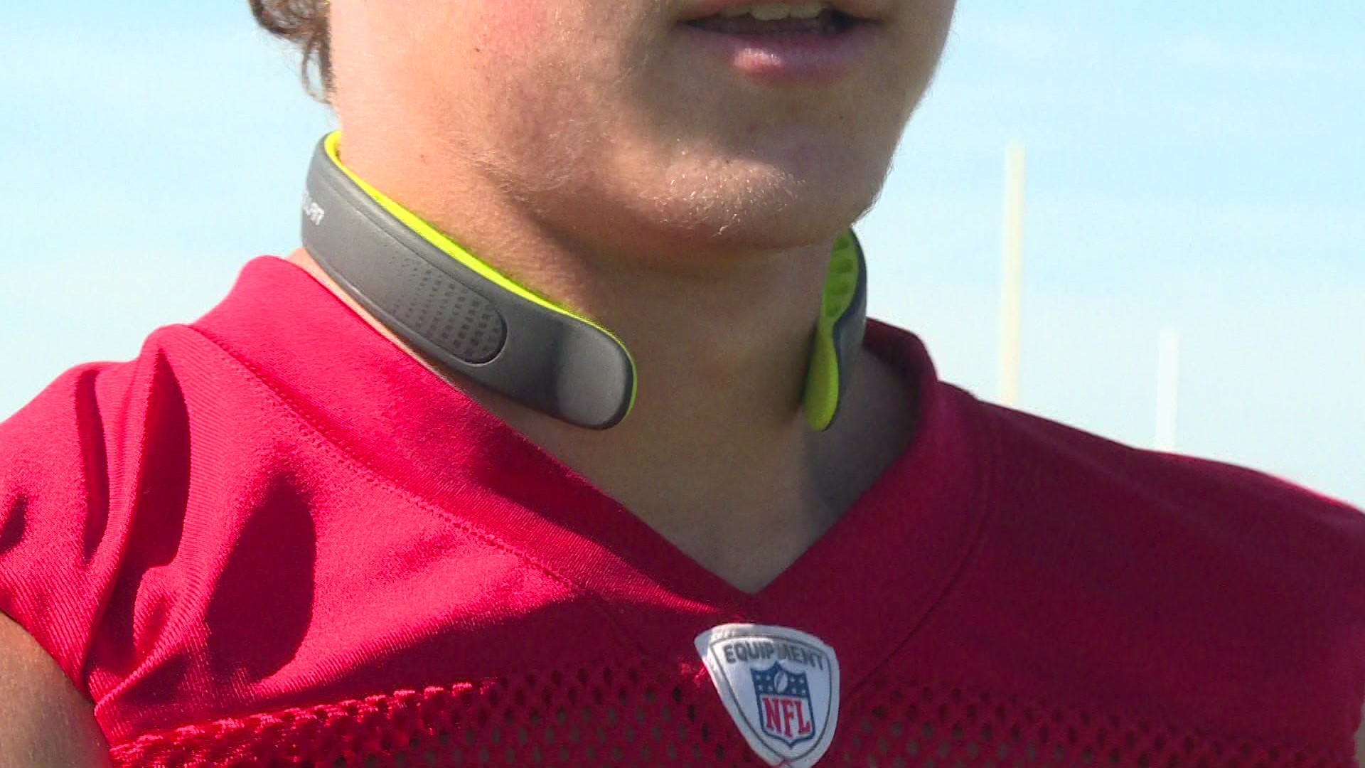 What is the Q Collar, the device NFL players are wearing around