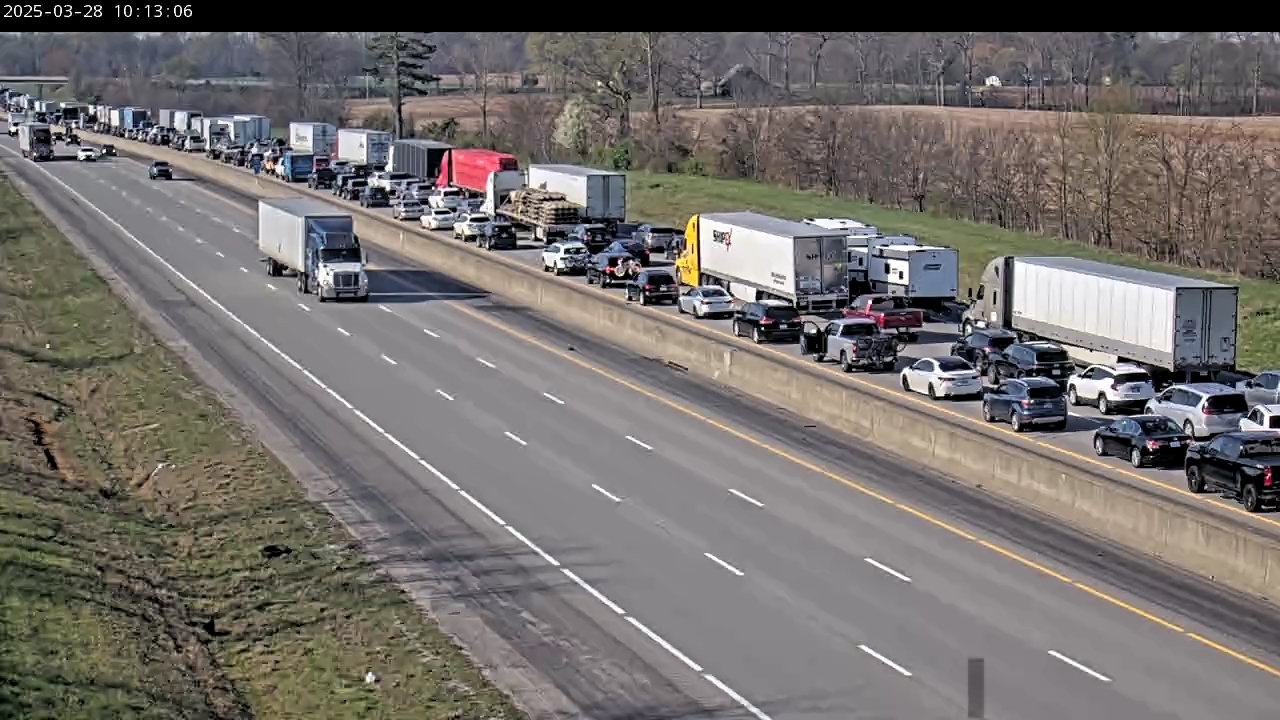 UPDATE: I-65 collision injures 2, shuts down roadway
