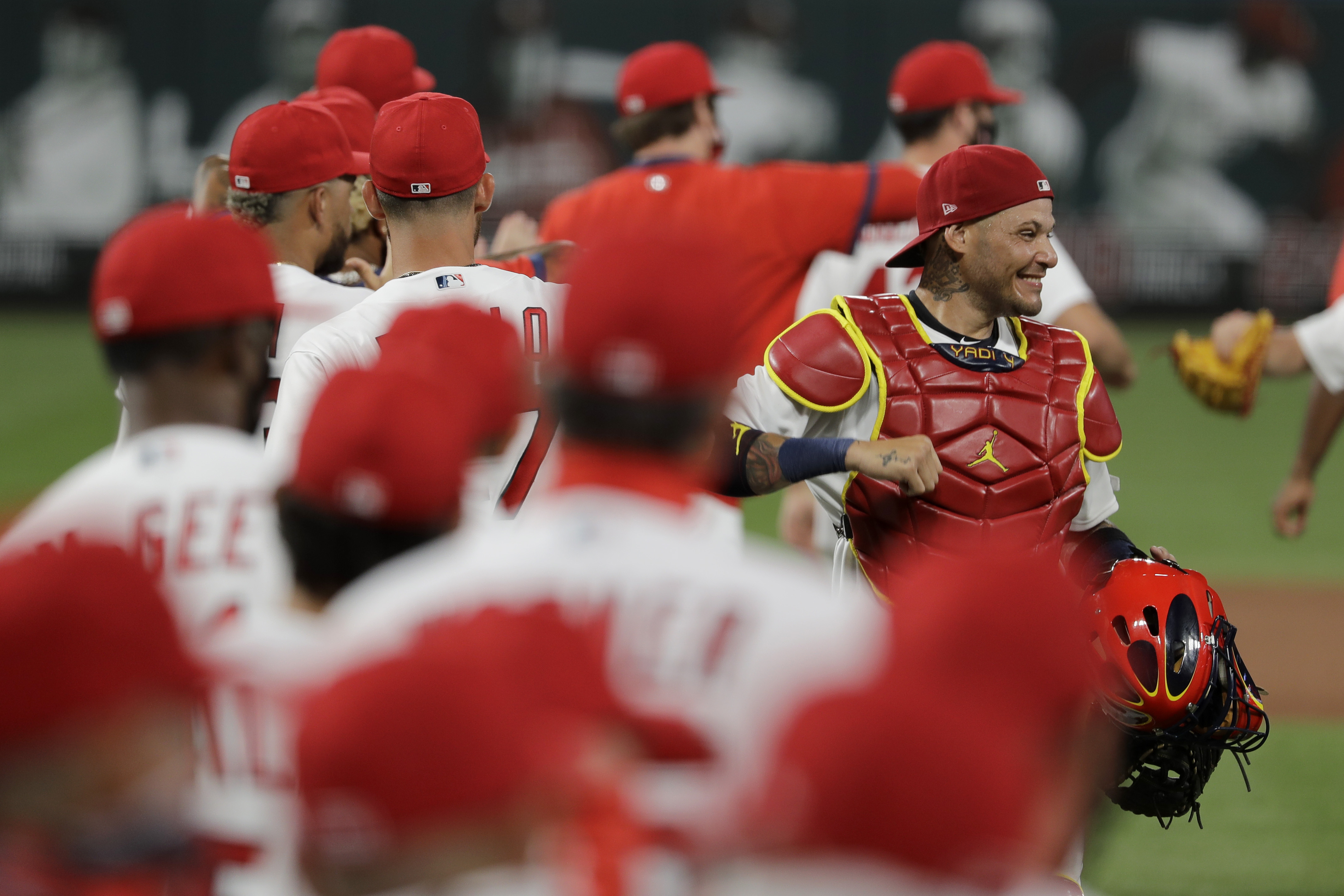 Cardinals reportedly discussing extension Yadier Molina