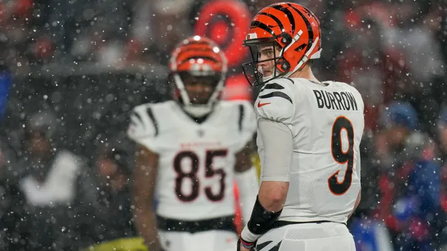 AP Source: Bengals, Burrow agree to record-setting five-year, $275