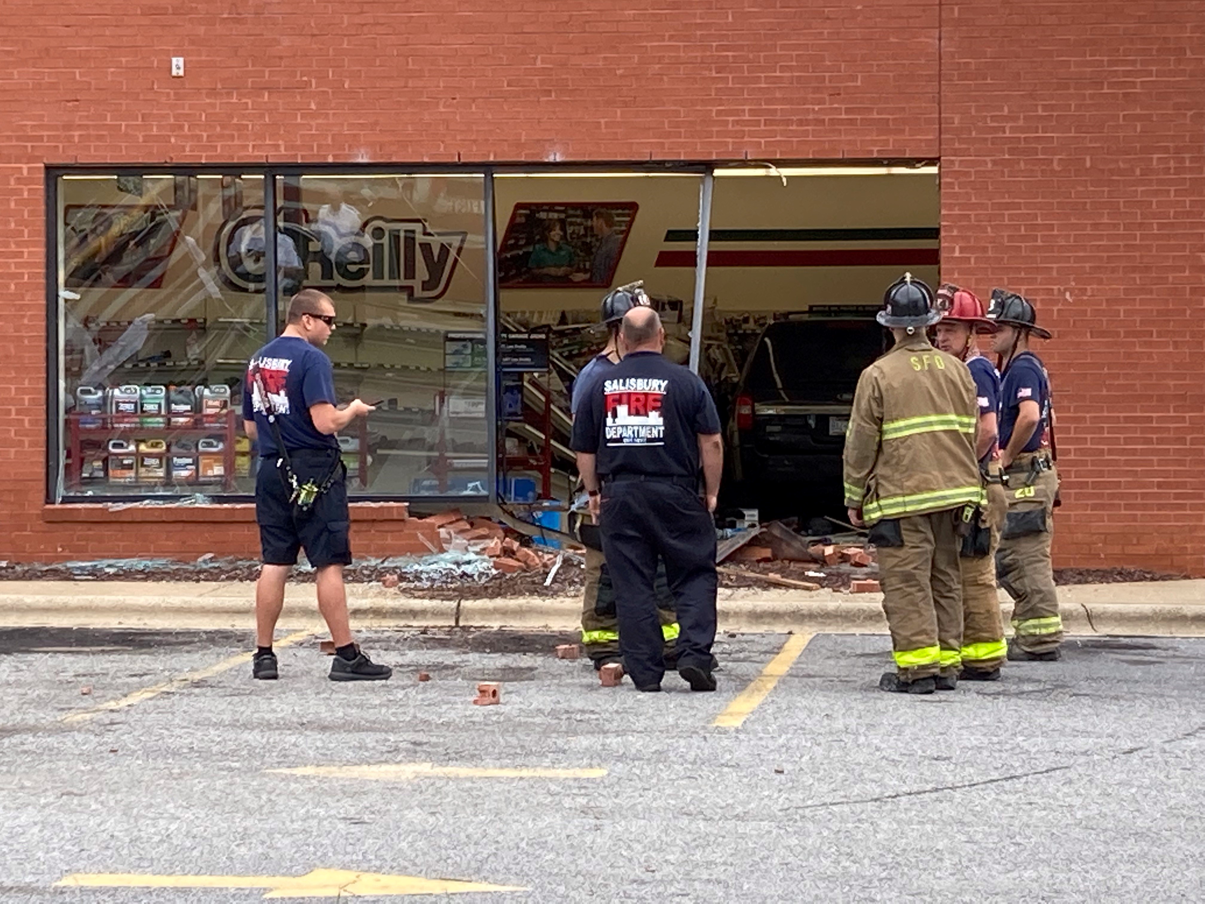 Suv Crashes Into Salisbury O Reilly Auto Parts