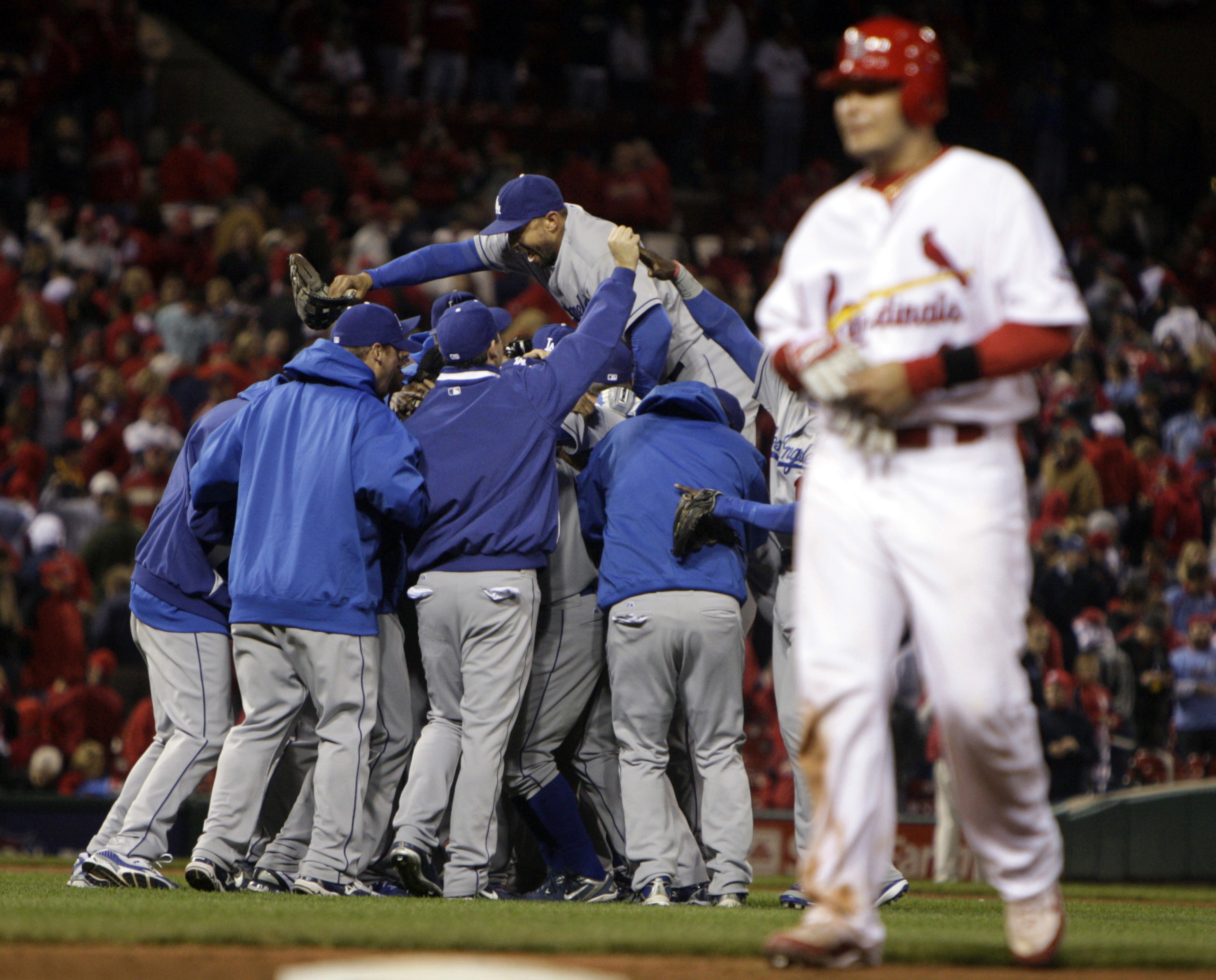 MLB on X: Fly birds fly! The @Cardinals are NL Central champs