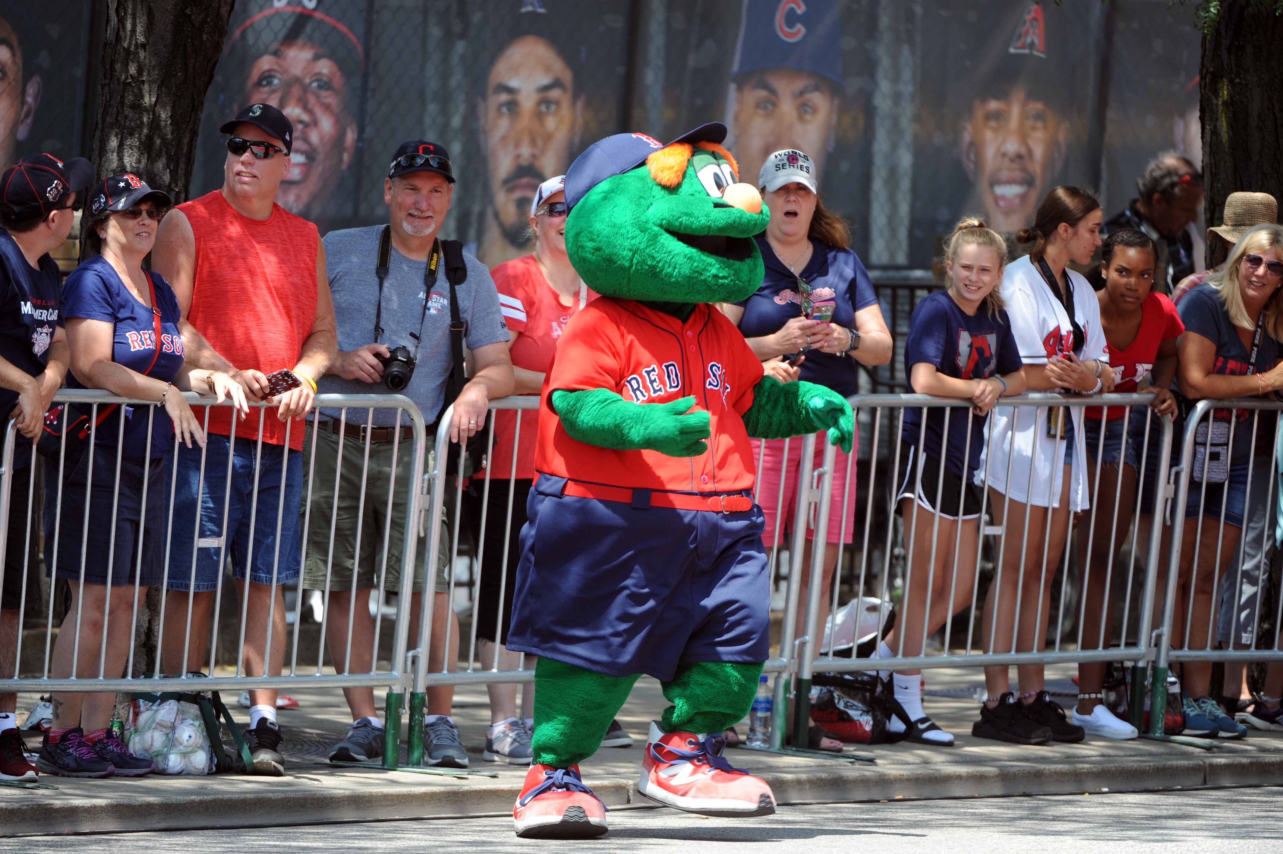 File:Gary Sánchez during 2019 MLB All-Star Red Carpet Parade