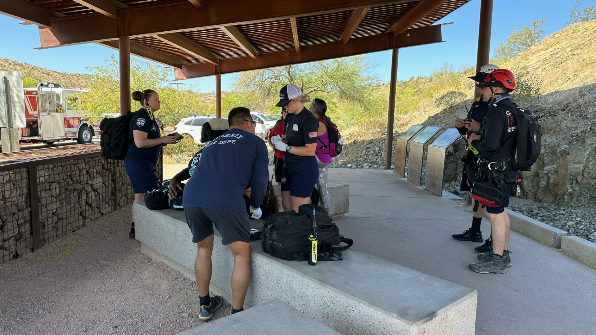 2 hikers rescued off Phoenix mountains