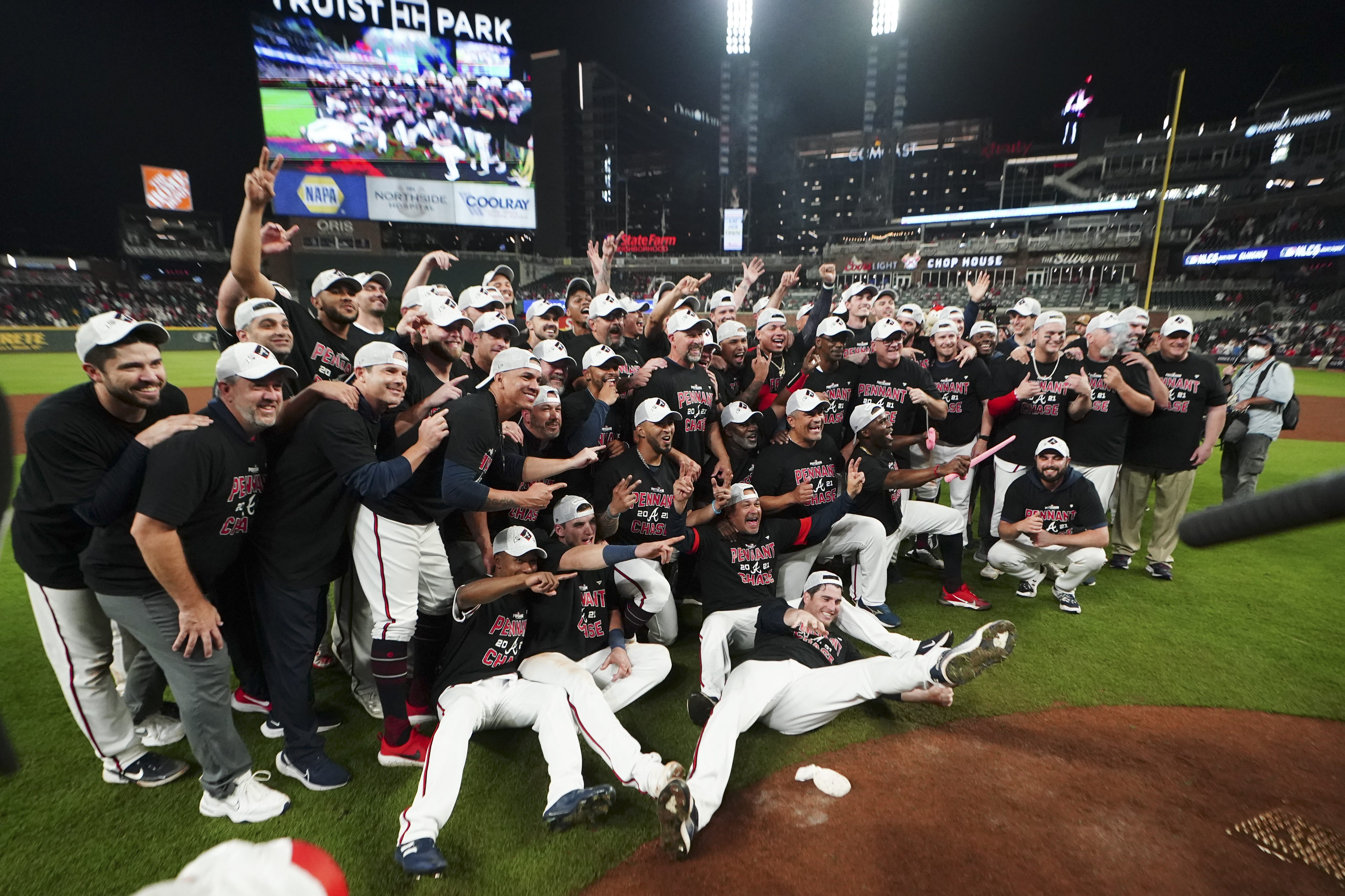 Braves win Game 3 of NLDS vs. Brewers