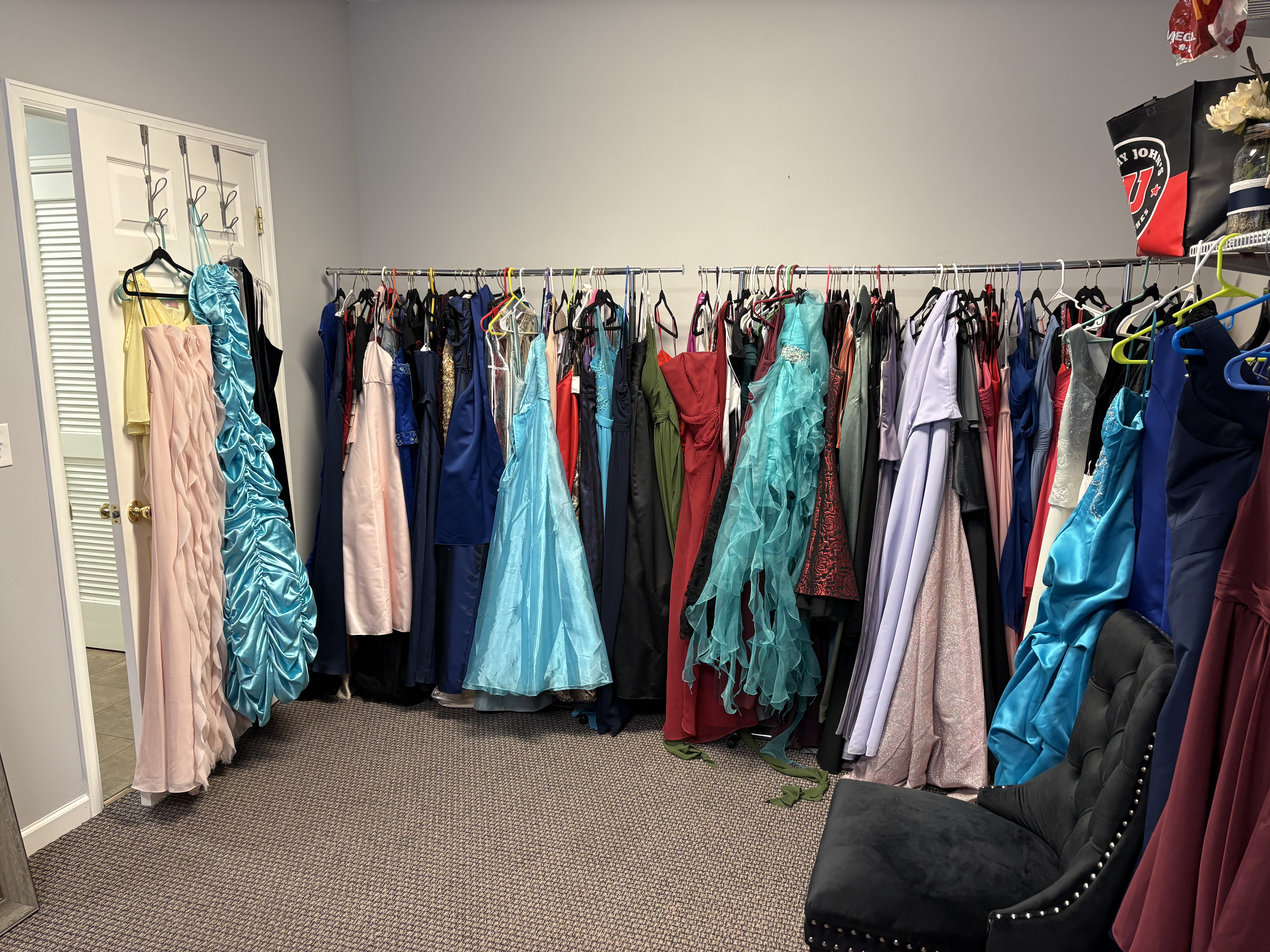 Montrose realtors host free prom dress giveaway for local students