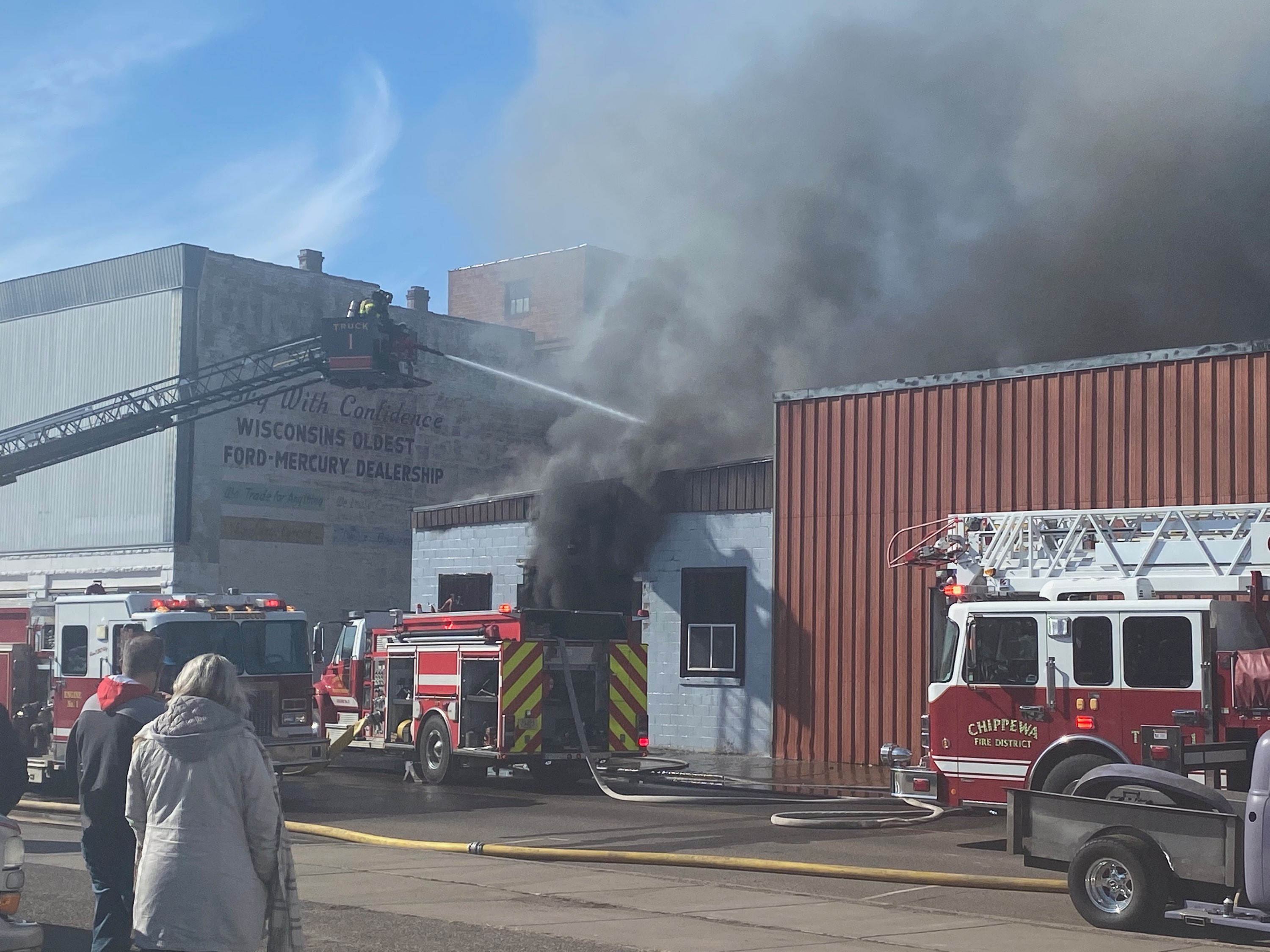 Downtown Chippewa Falls business caught on fire Saturday afternoon