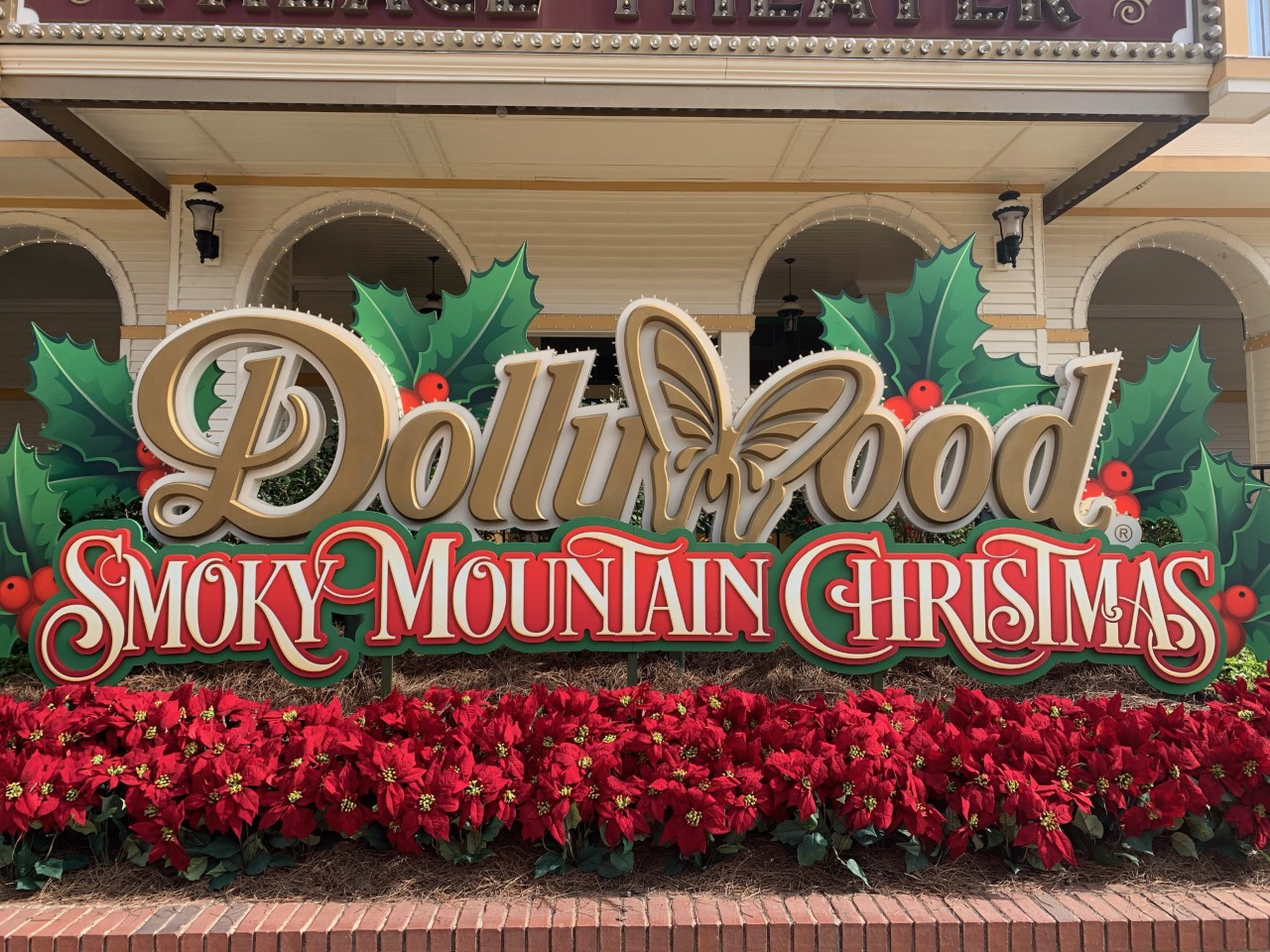 Smoky Mountain Christmas Championship 2022 Dollywood's Smoky Mountain Christmas Nominated For Usa Today 10Best Award