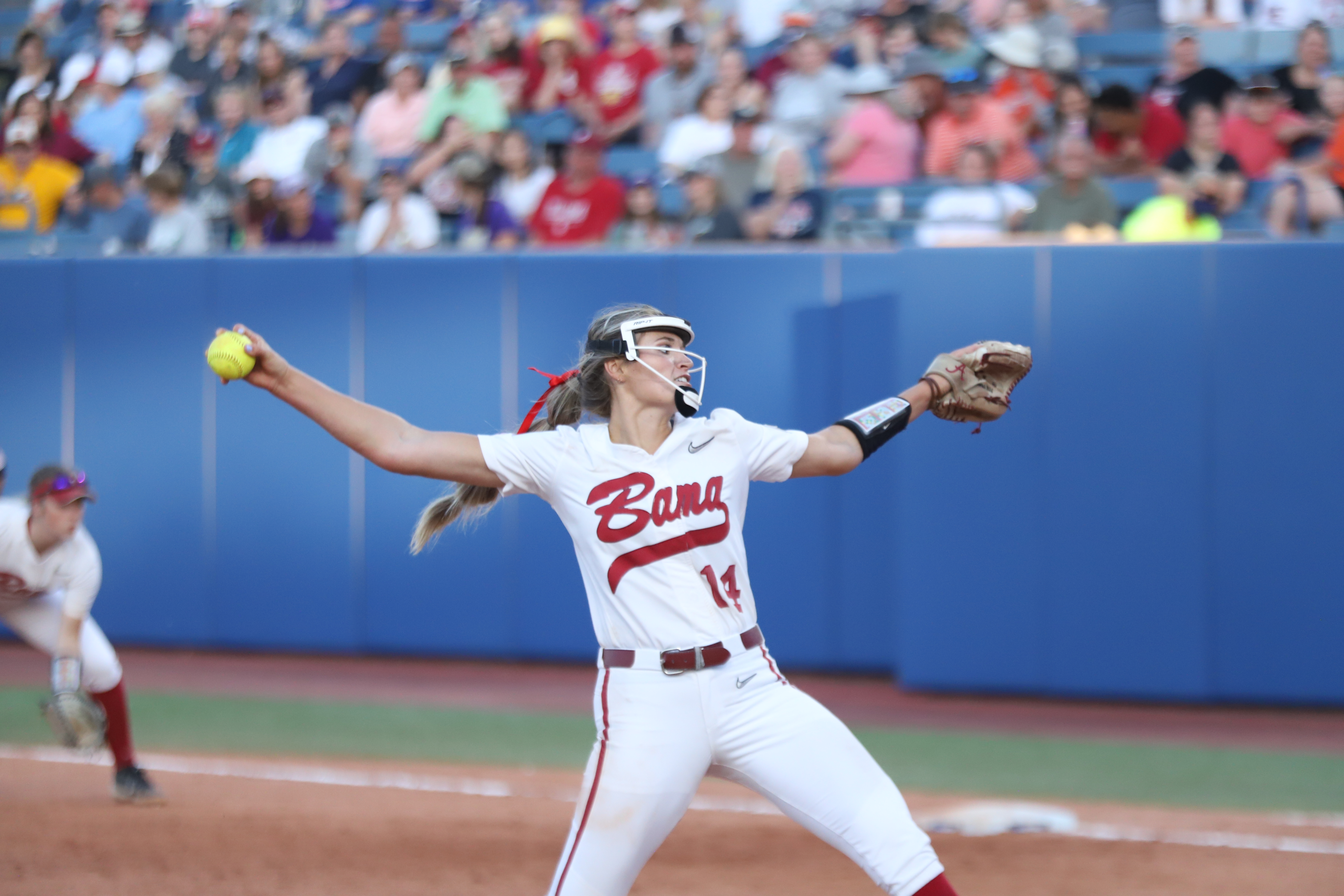 Montana Fouts: A look at the Alabama Crimson Tide softball pitcher