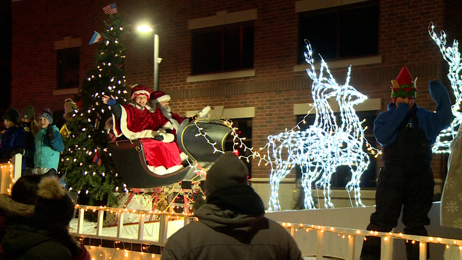 Chippewa Falls Celebrates 32nd Annual Christmas Parade