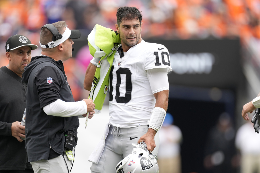 Jimmy Garoppolo working on chemistry with Raiders' receivers with Meyers in  concussion protocol