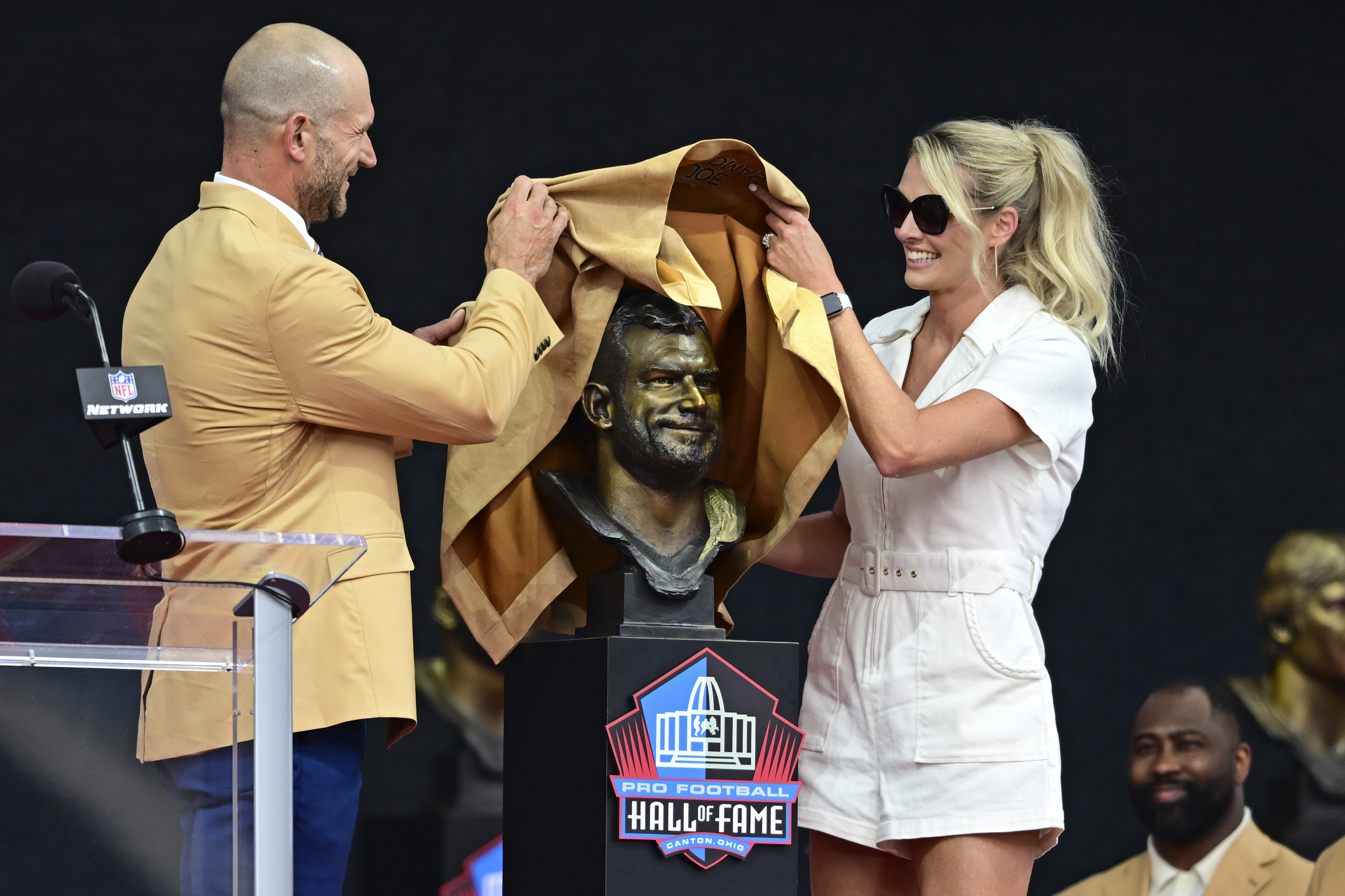 Photos: Joe Thomas - Hall of Fame Enshrinement