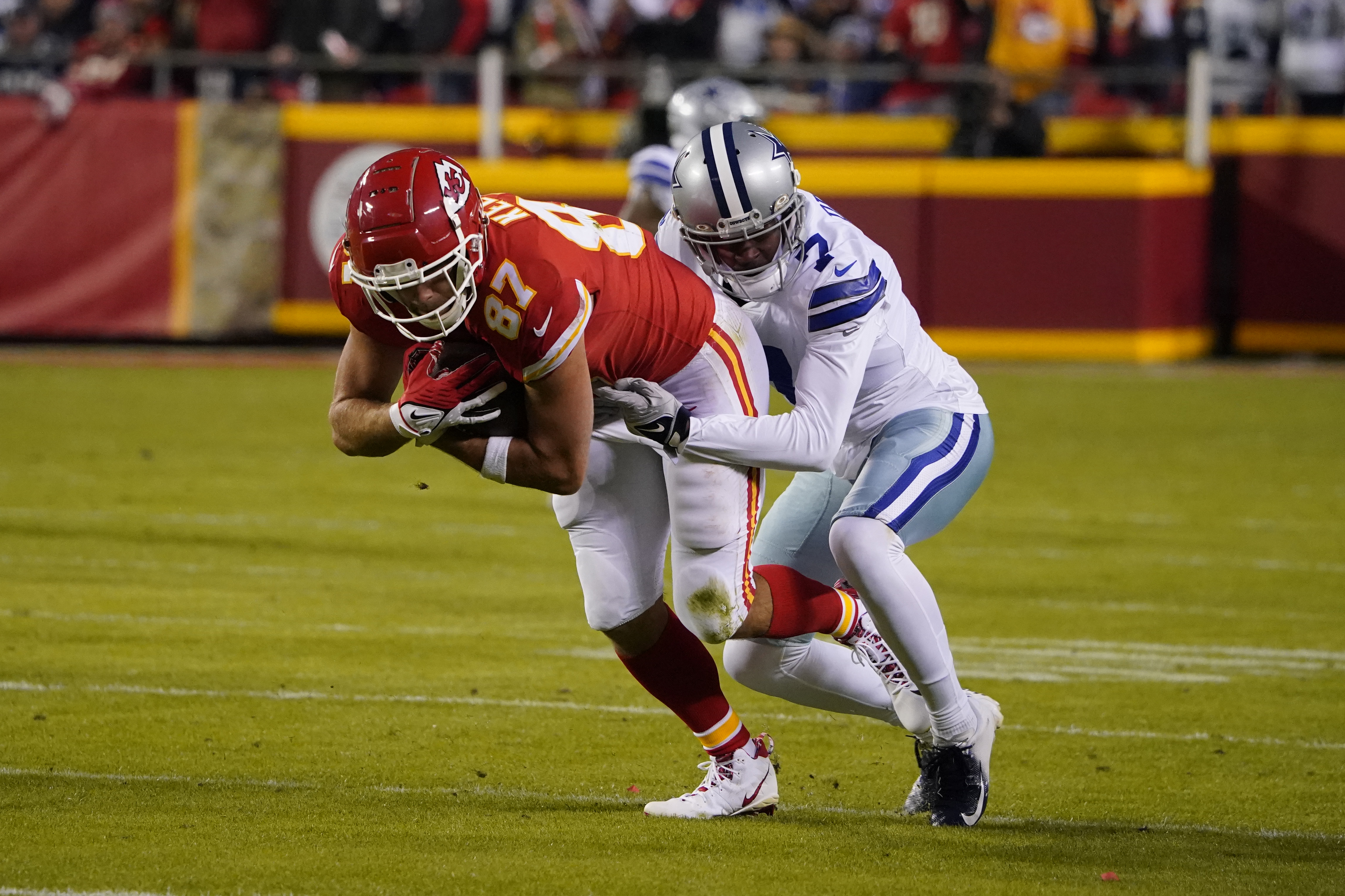 Chiefs lean on D to stuff Prescott, Cowboys in 19-9 win