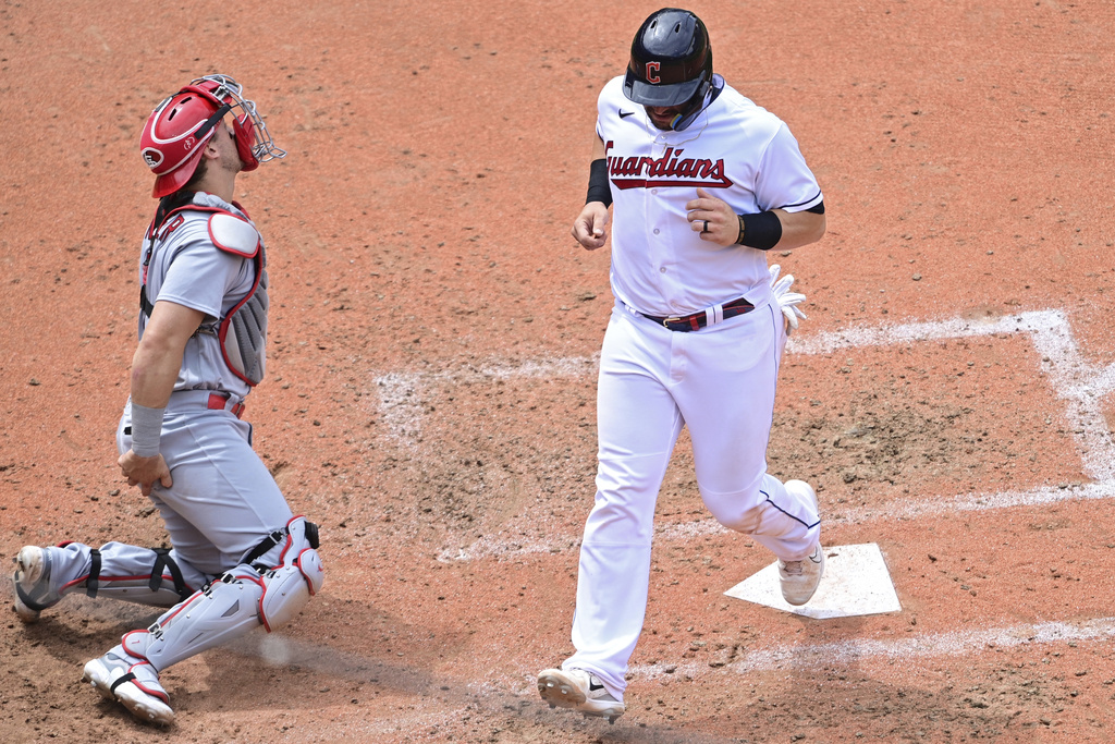 Mike Zunino doubles and scores a run in Guardians' loss