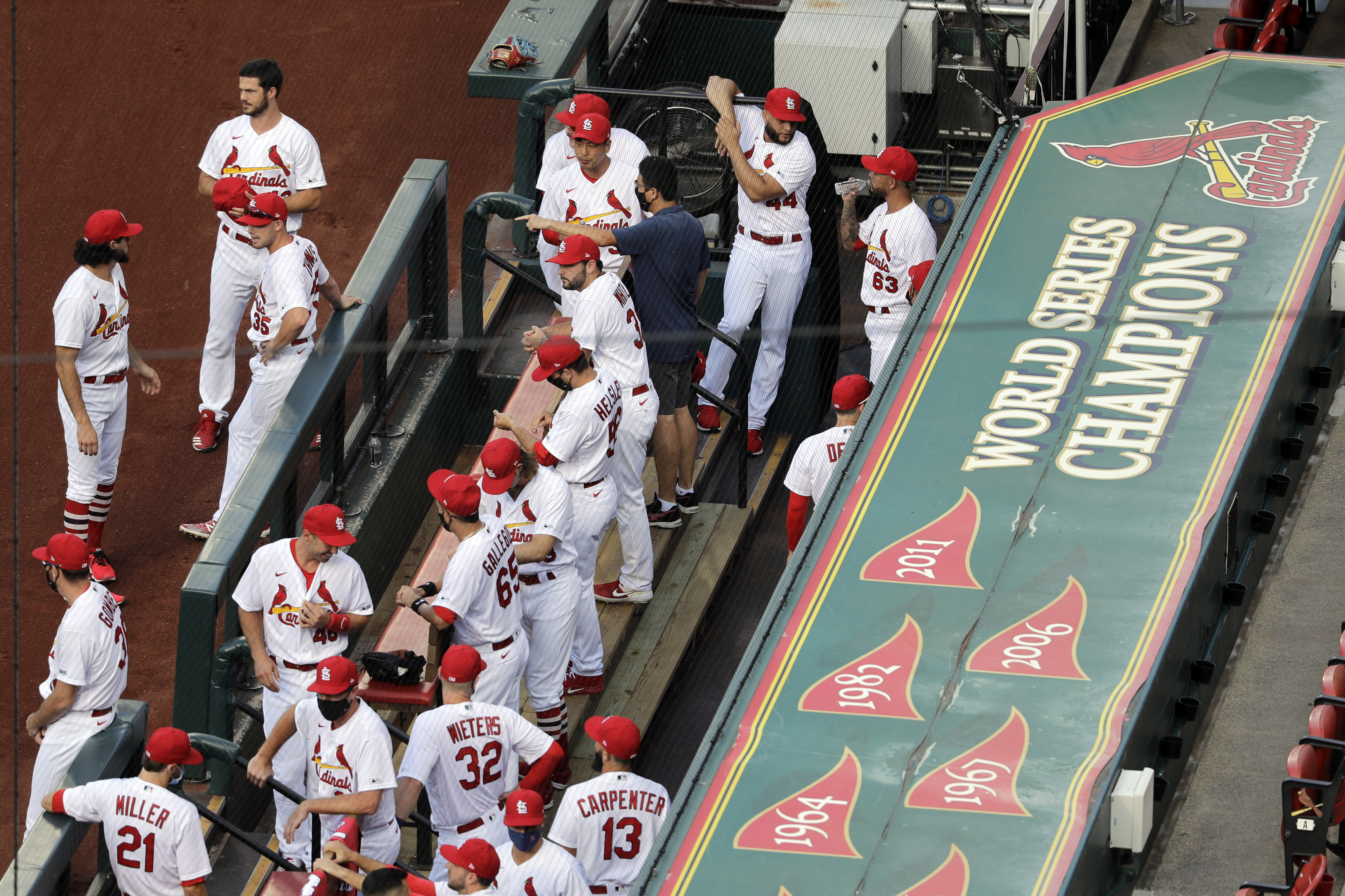 1982 Cardinals introduced at Busch Stadium 