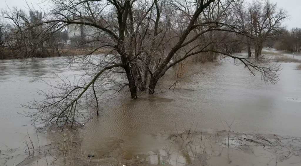 Highway 136 in Beatrice closed Highway 77 is open