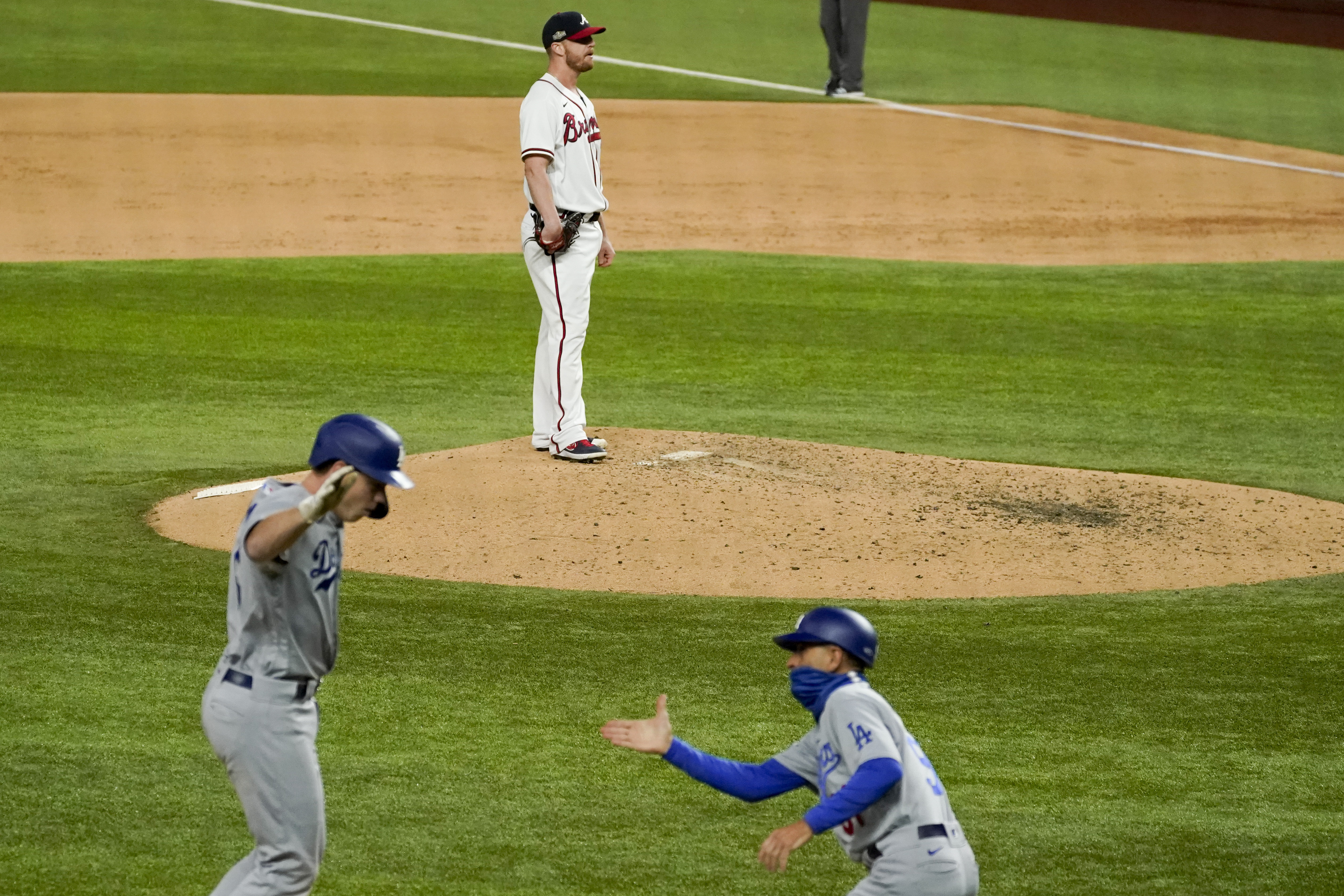 MLB Oddity: Dodgers' Will Smith homers against Braves' Will Smith in NLCS