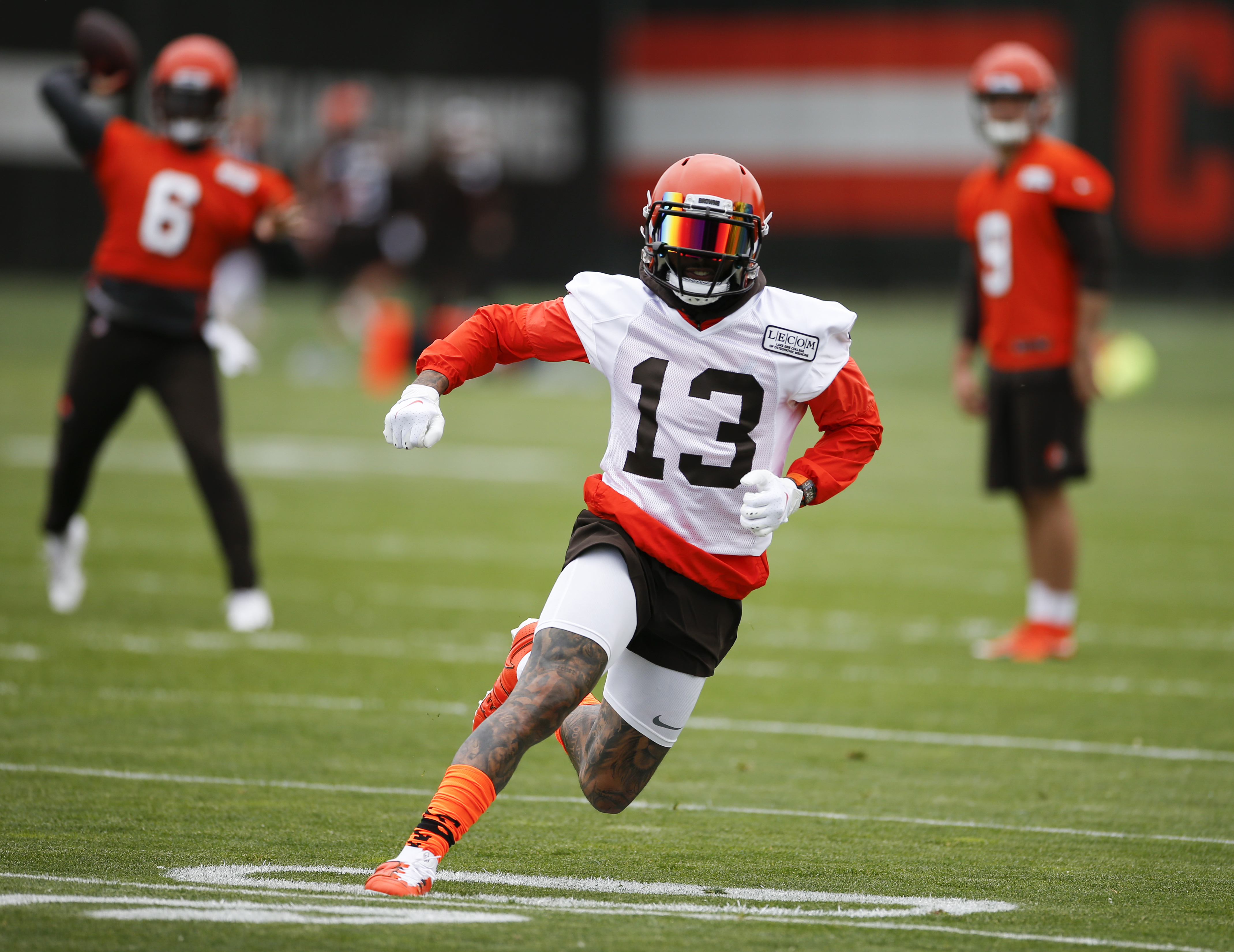 Watch: Odell Beckham Jr. joined by Baker Mayfield, Jarvis Landry, Myles  Garrett at introductory press conference