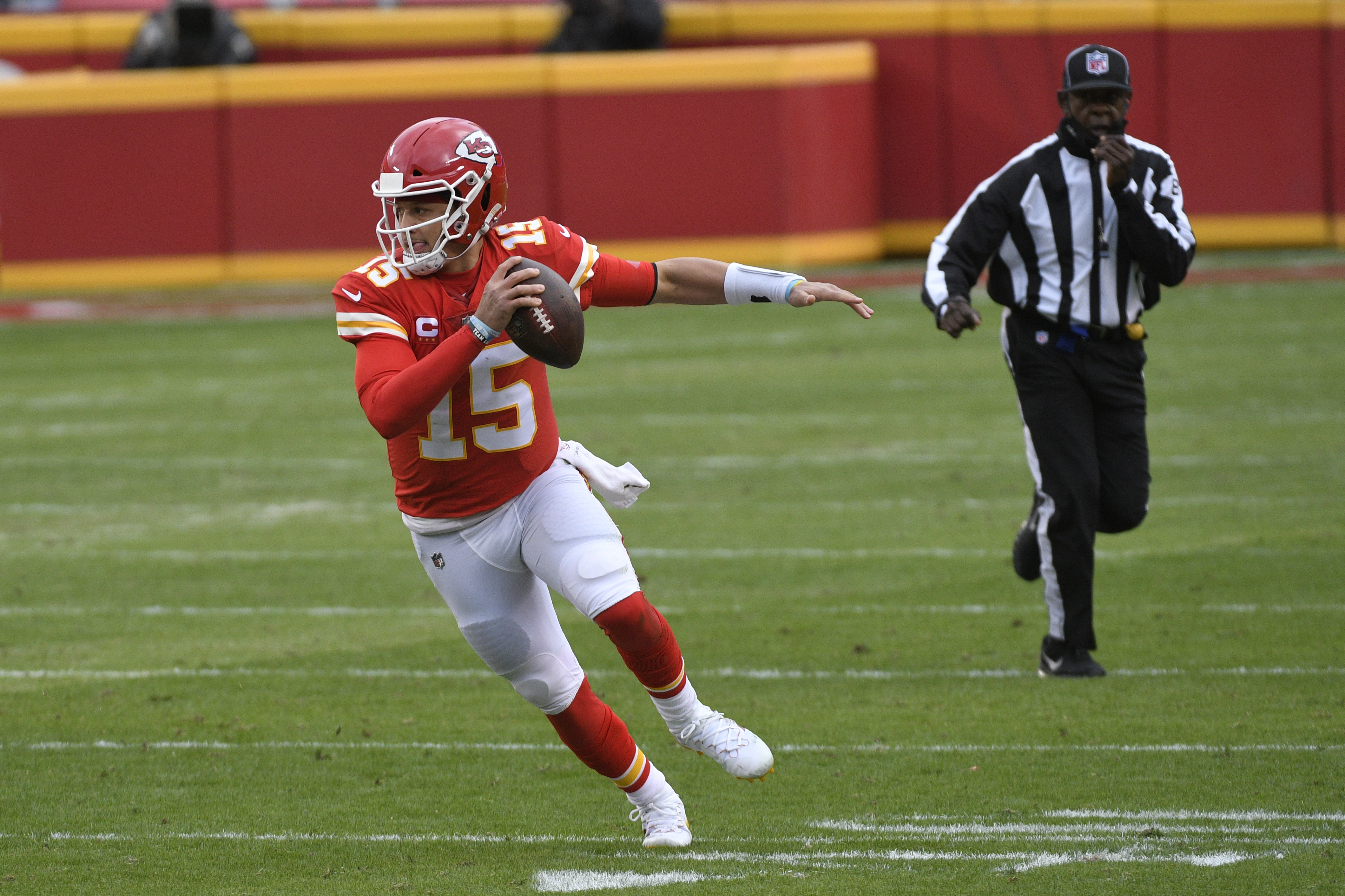 KC Chiefs, Edwards-Helaire run away with 26-17 win over Bills