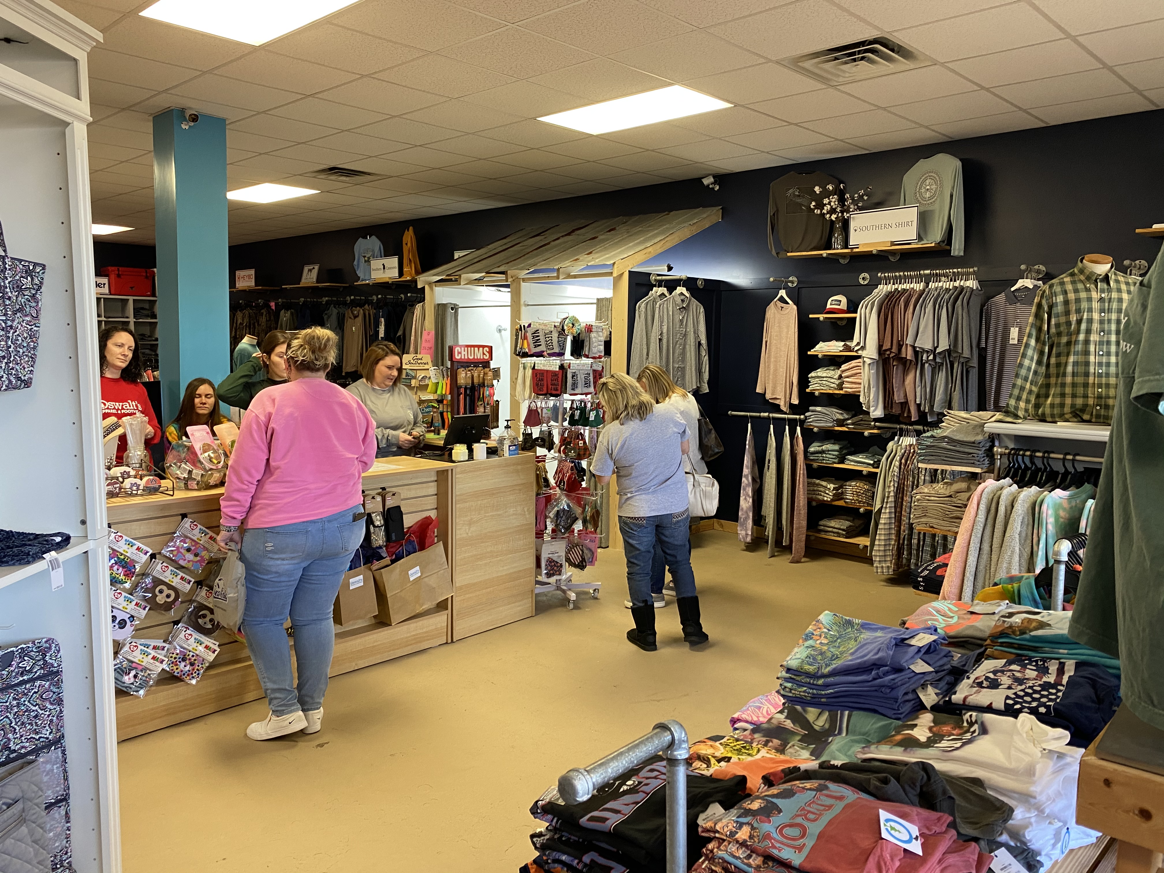 Prattville shoppers shop local on Super Saturday