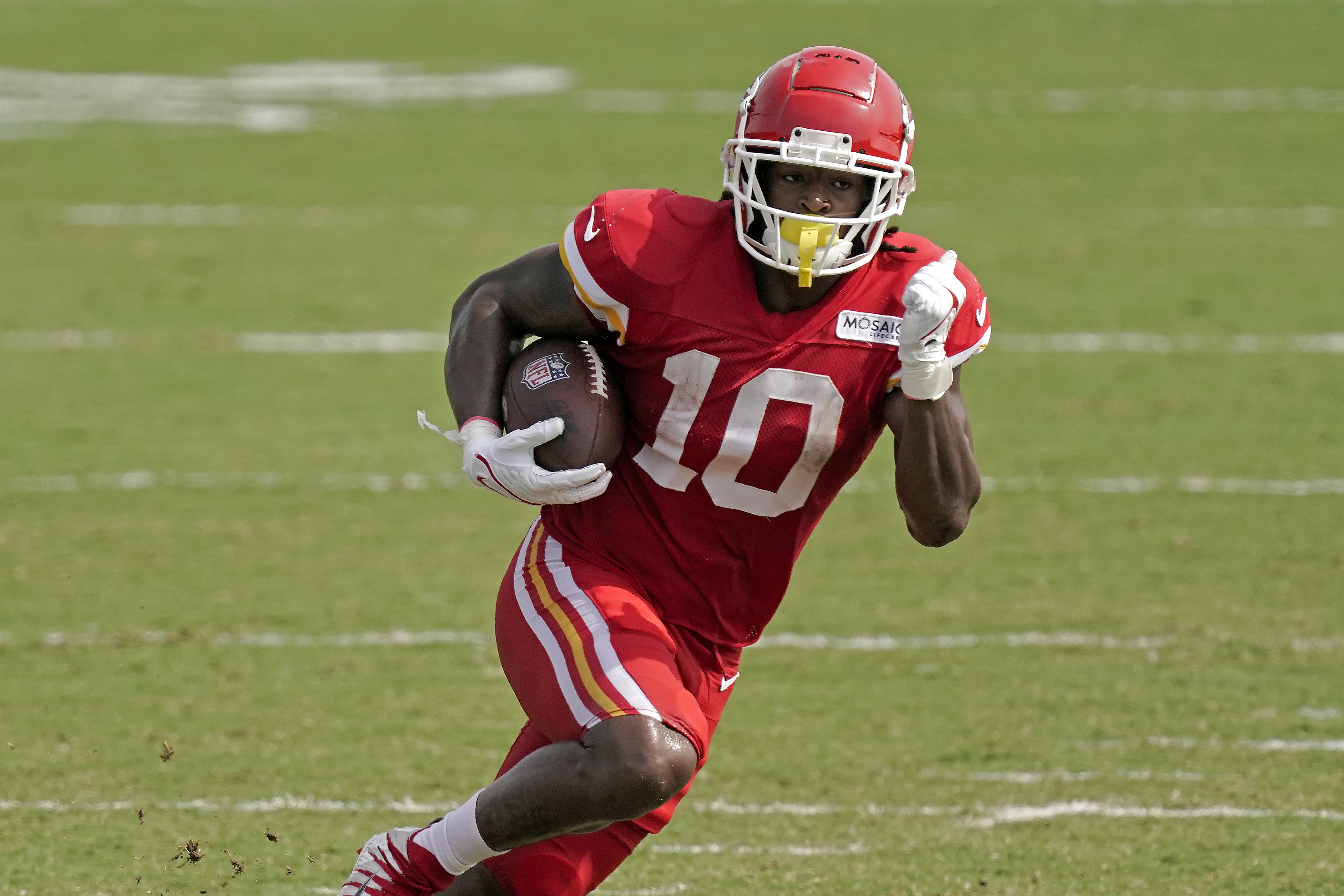 Report: Chiefs to start rookie RB Isiah Pacheco - National