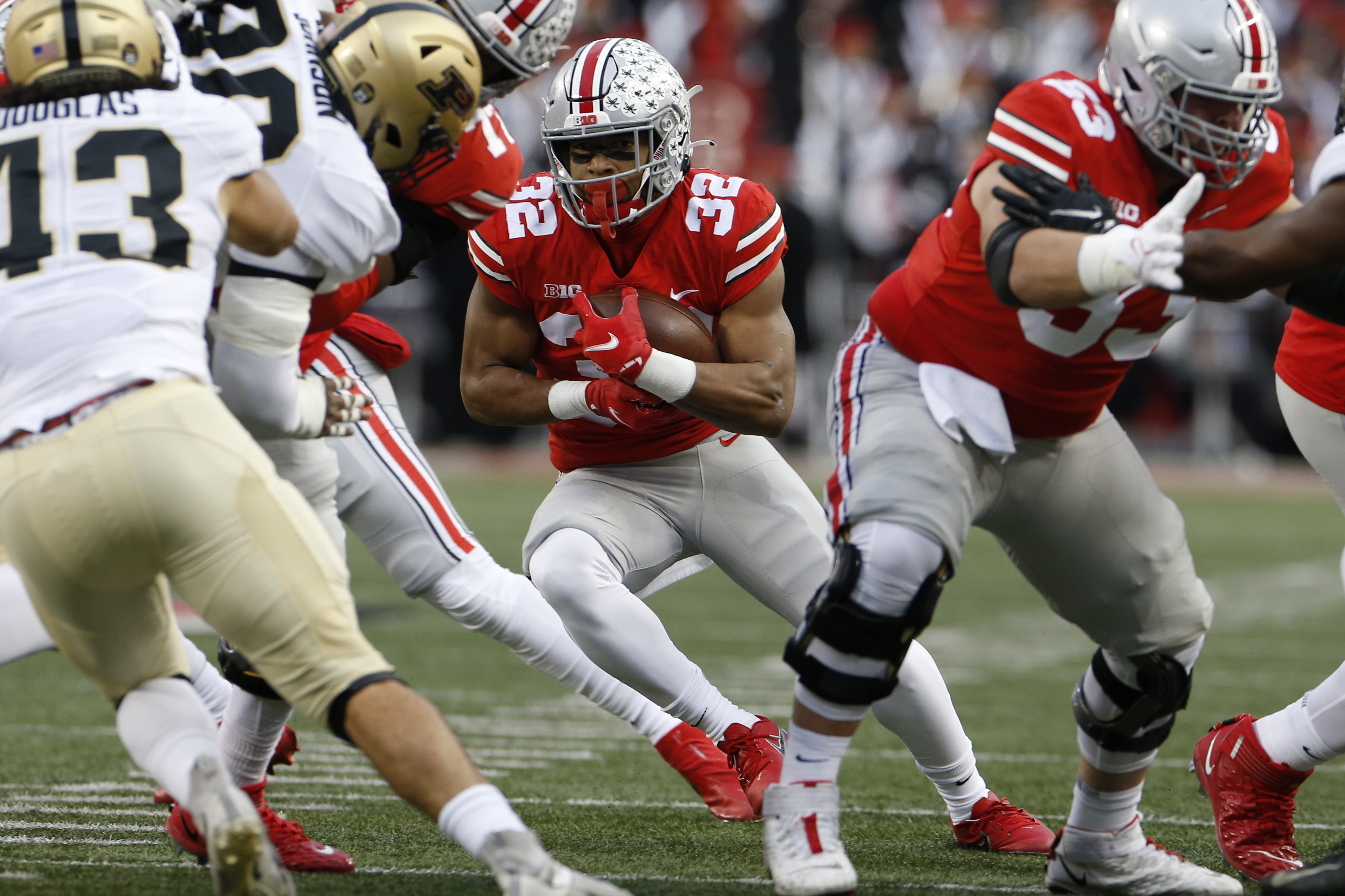 Ohio State Buckeyes running back Miyan Williams makes a catch