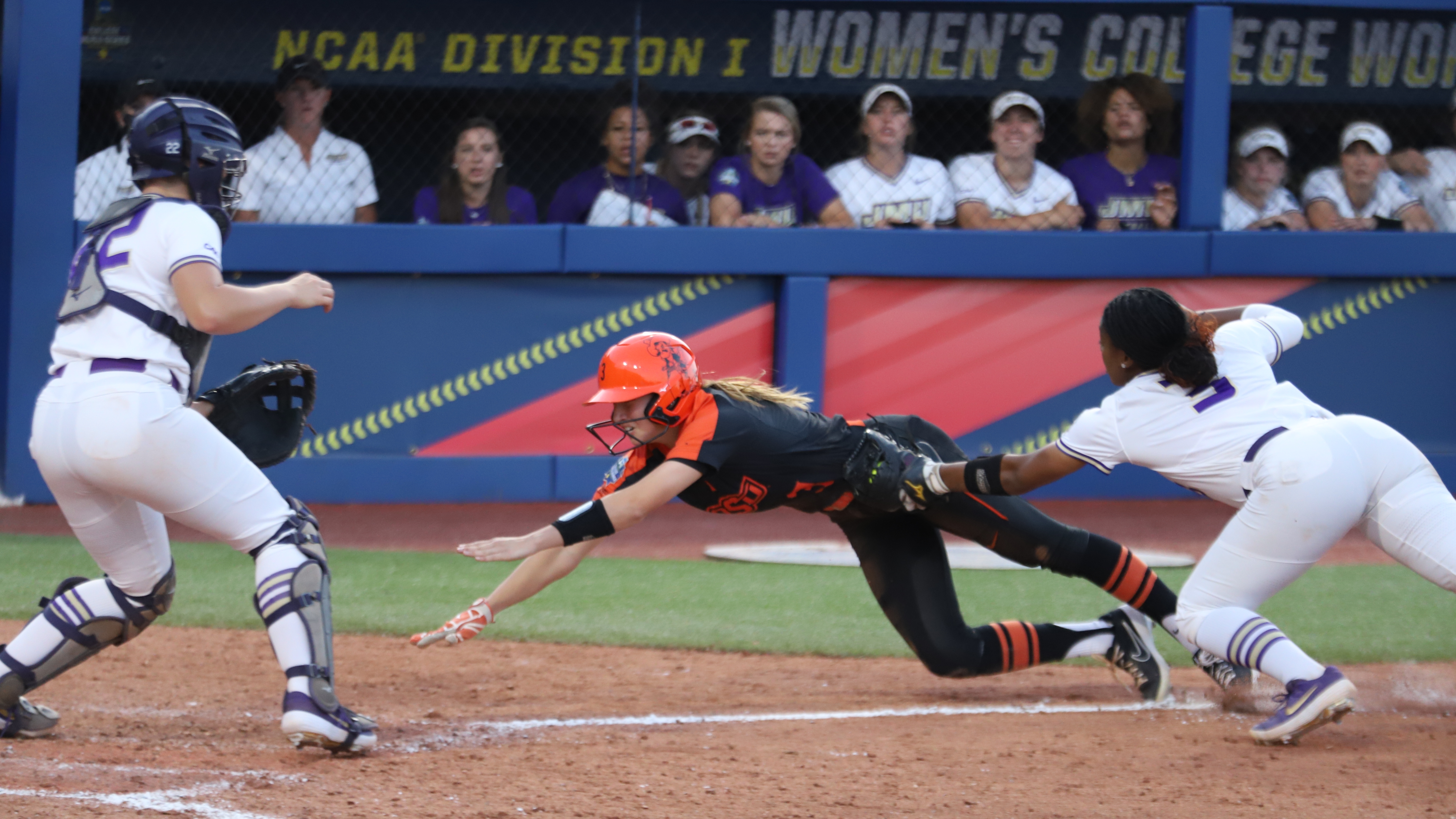 Softball advances to college world series after sweep of James Madison -  Daily Bruin