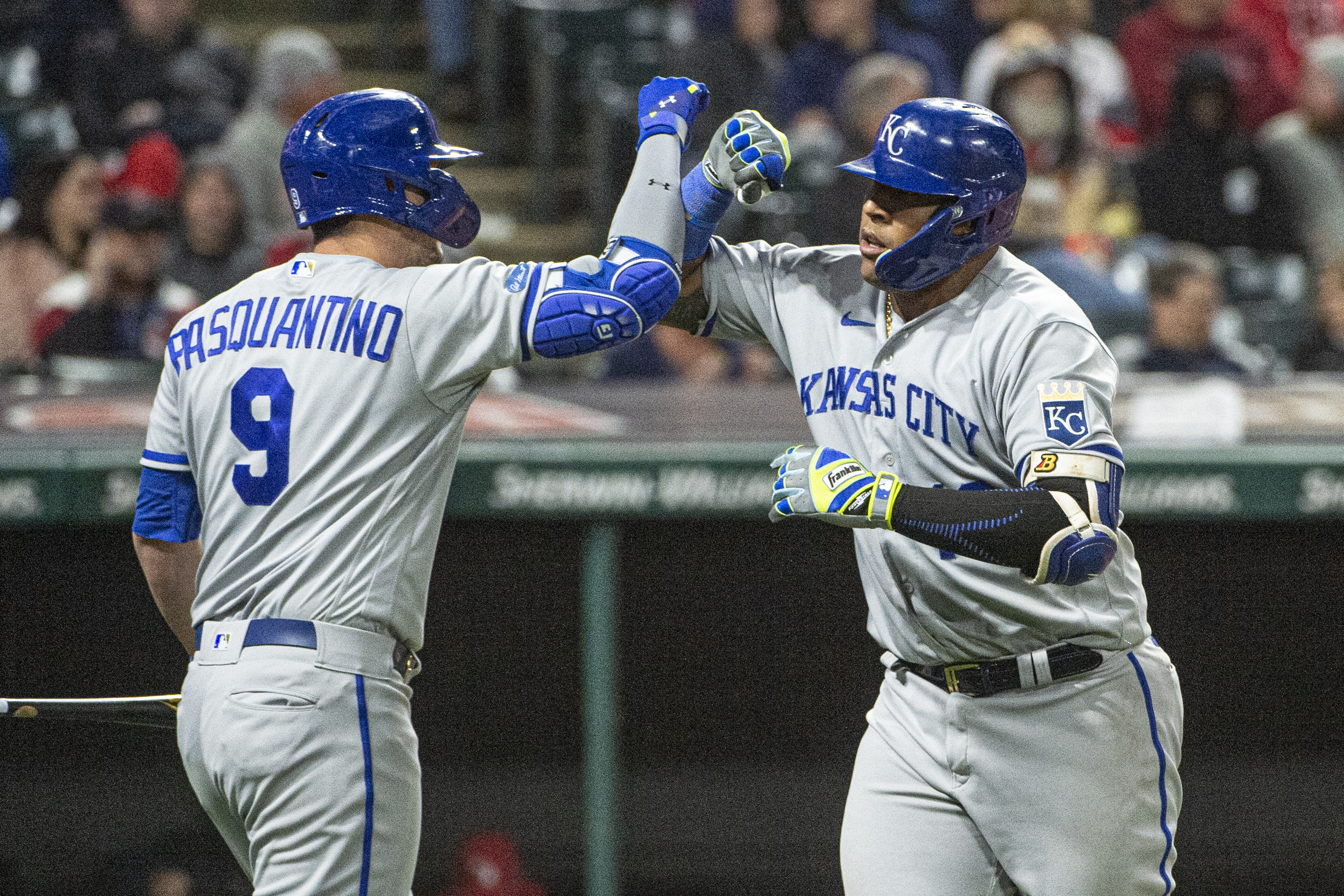 KC Royals rookies Singer and Bubic leaning on Salvador Perez