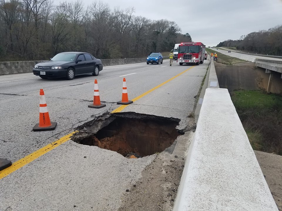 Sinkhole ‪ I-80 sinkhole closure: NJDOT says repair work in Wharton, NJ