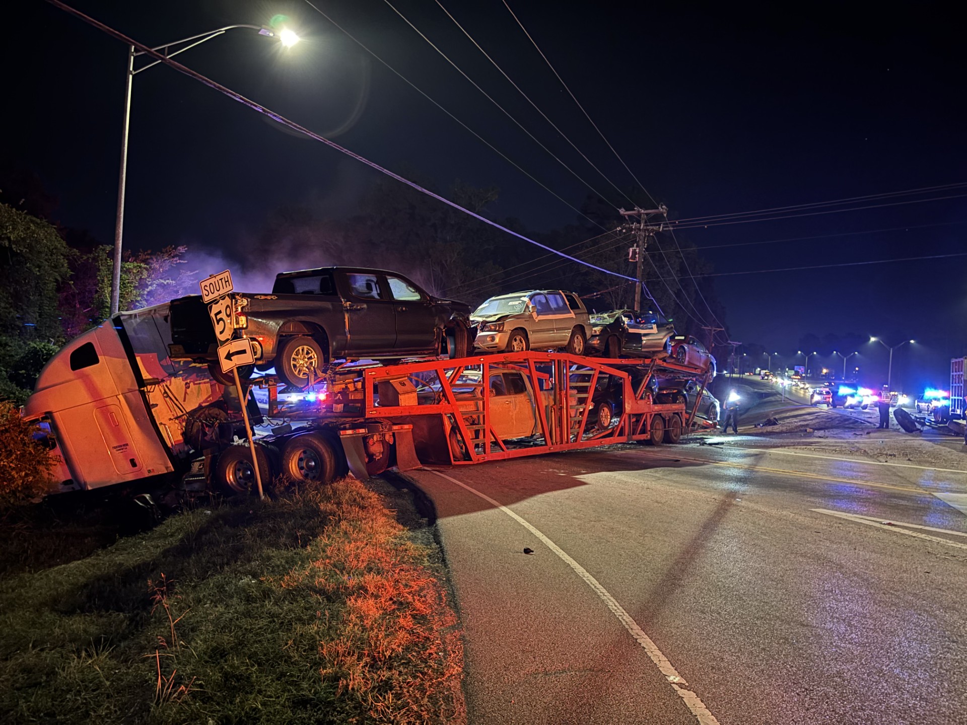 Roads shut down after wreck involving two 18-wheelers in Lufkin