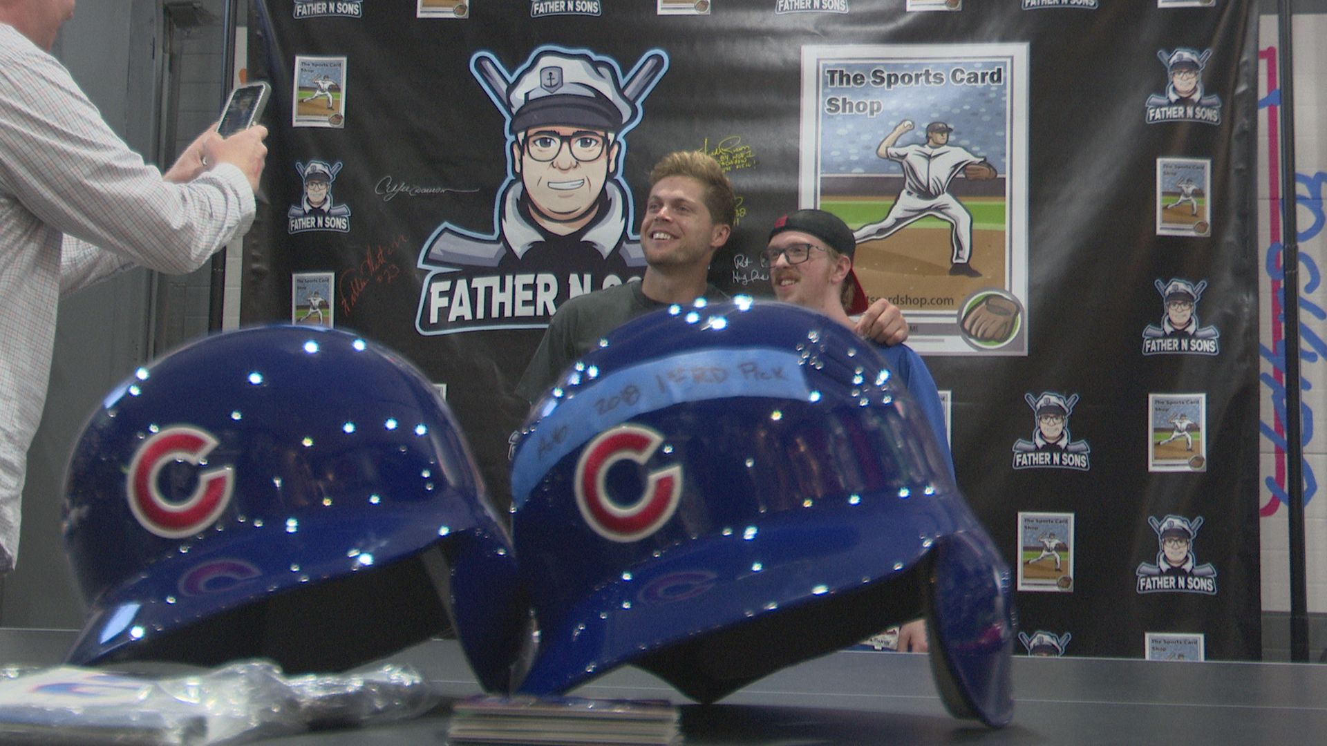 Cubs' Hoerner meets with fans in New Buffalo