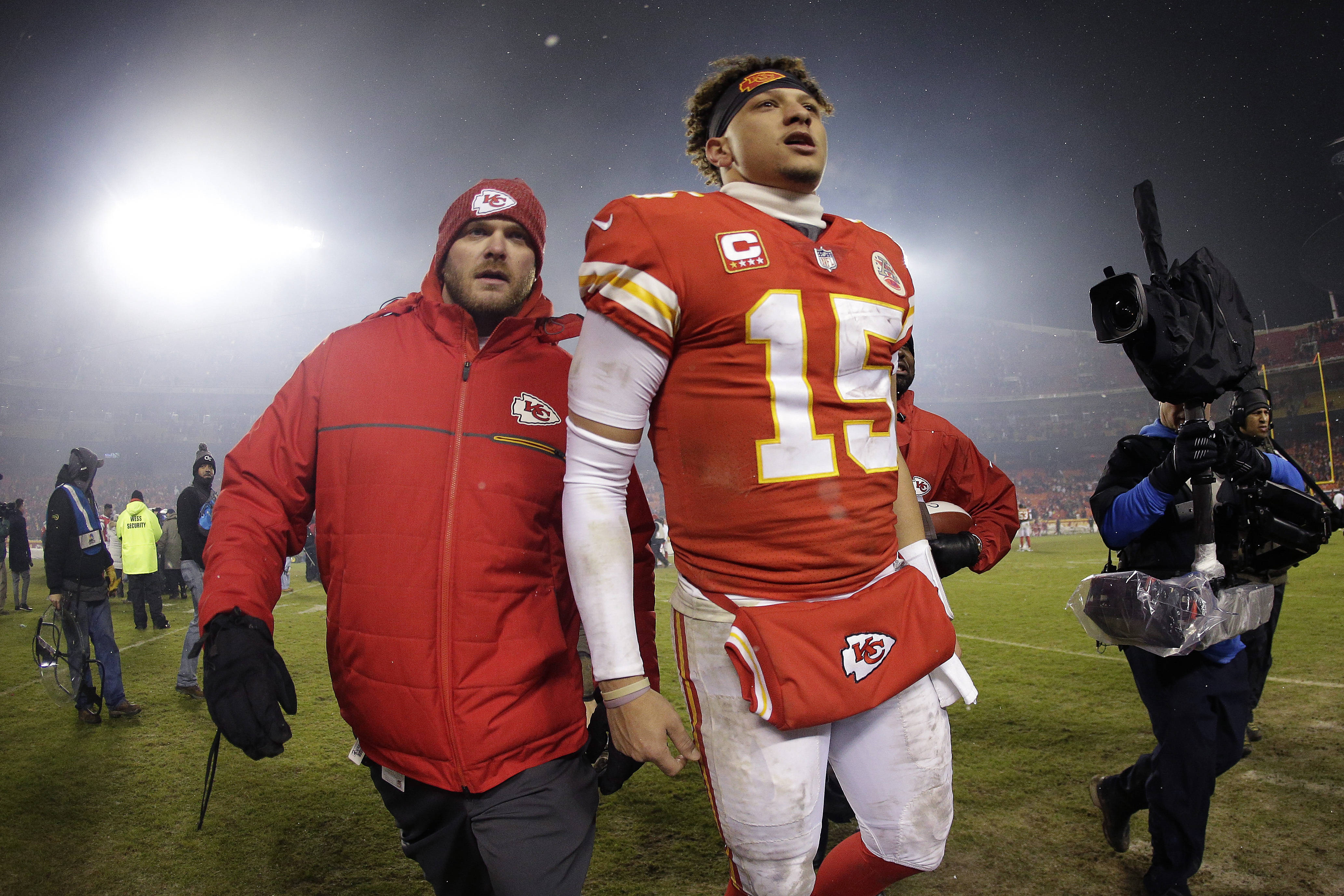 Chiefs roll past Colts 31-13 to reach AFC title game